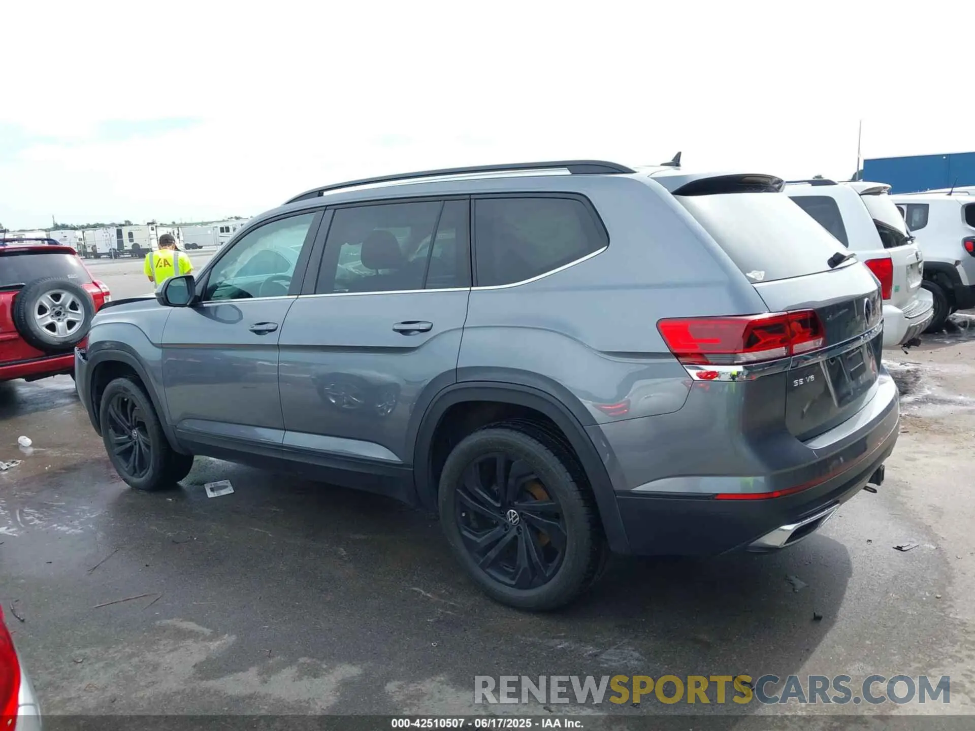 14 Photograph of a damaged car 1V2HR2CAXPC506953 VOLKSWAGEN ATLAS 2023