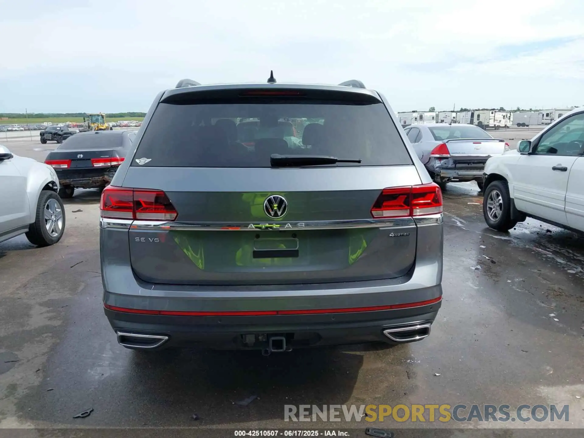 16 Photograph of a damaged car 1V2HR2CAXPC506953 VOLKSWAGEN ATLAS 2023