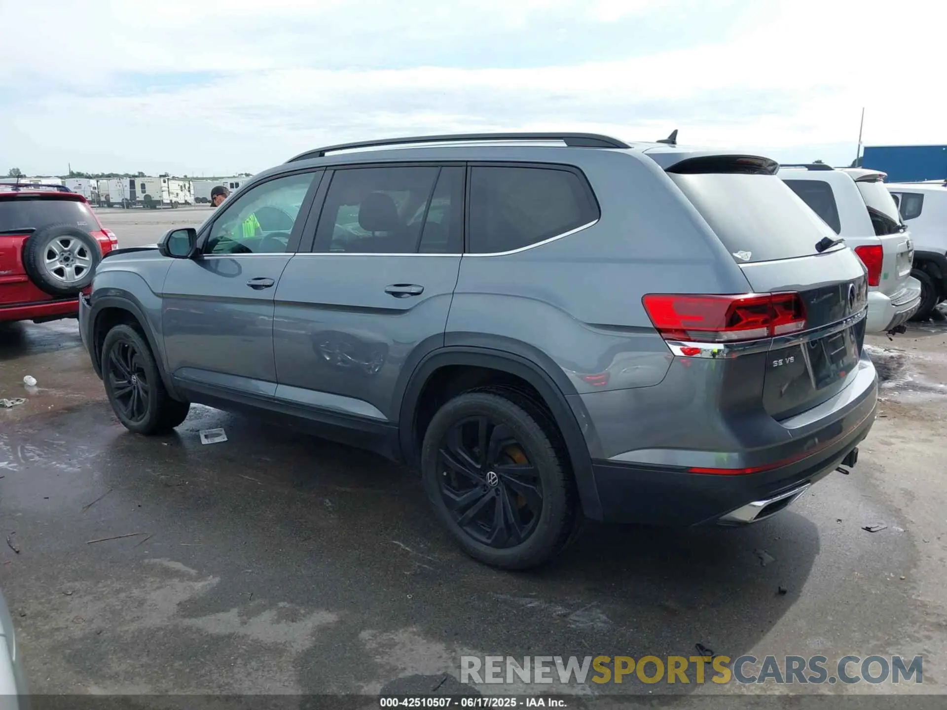 3 Photograph of a damaged car 1V2HR2CAXPC506953 VOLKSWAGEN ATLAS 2023