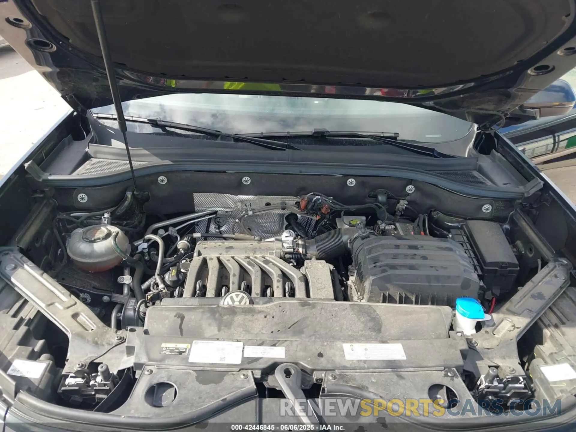 10 Photograph of a damaged car 1V2JR2CA0PC536917 VOLKSWAGEN ATLAS 2023