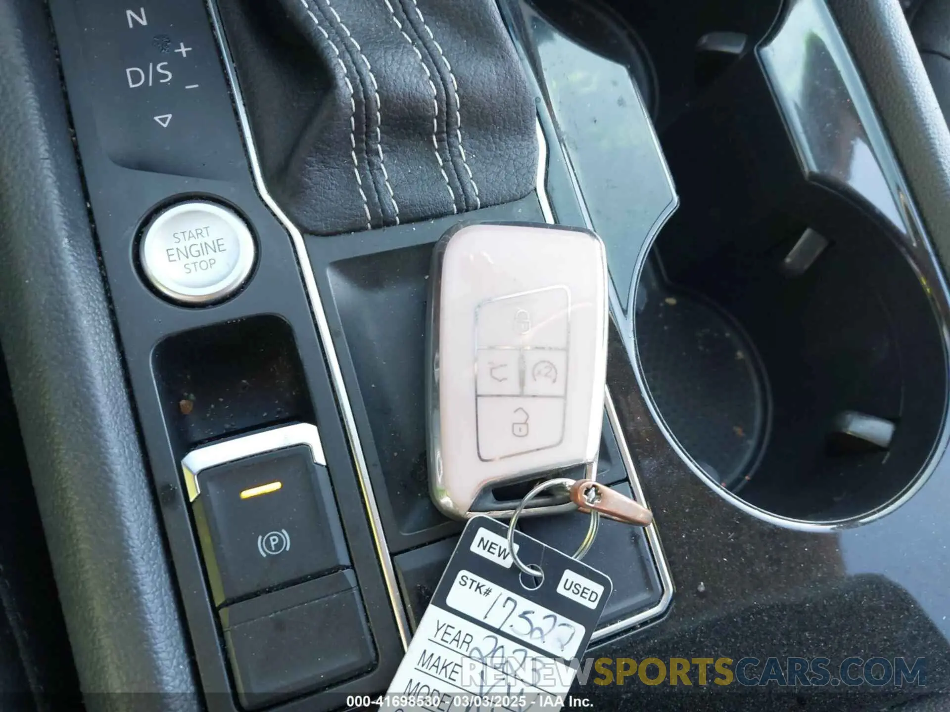 11 Photograph of a damaged car 1V2JR2CA1PC532665 VOLKSWAGEN ATLAS 2023