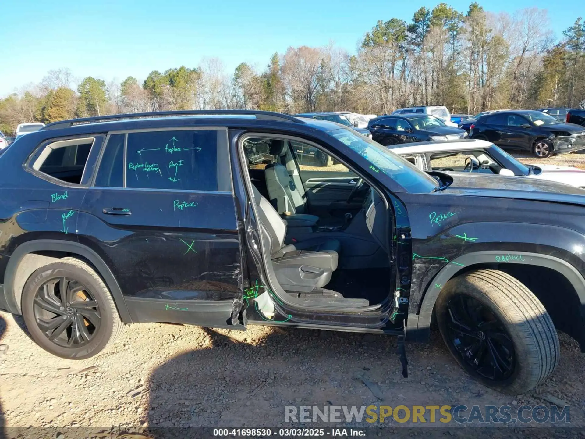13 Photograph of a damaged car 1V2JR2CA1PC532665 VOLKSWAGEN ATLAS 2023