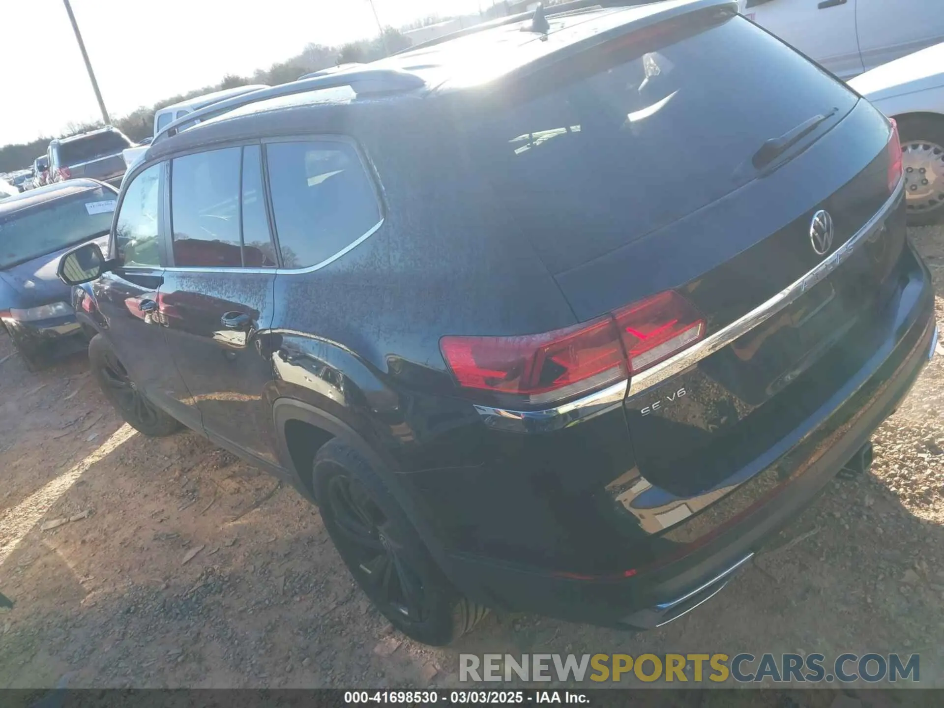 3 Photograph of a damaged car 1V2JR2CA1PC532665 VOLKSWAGEN ATLAS 2023