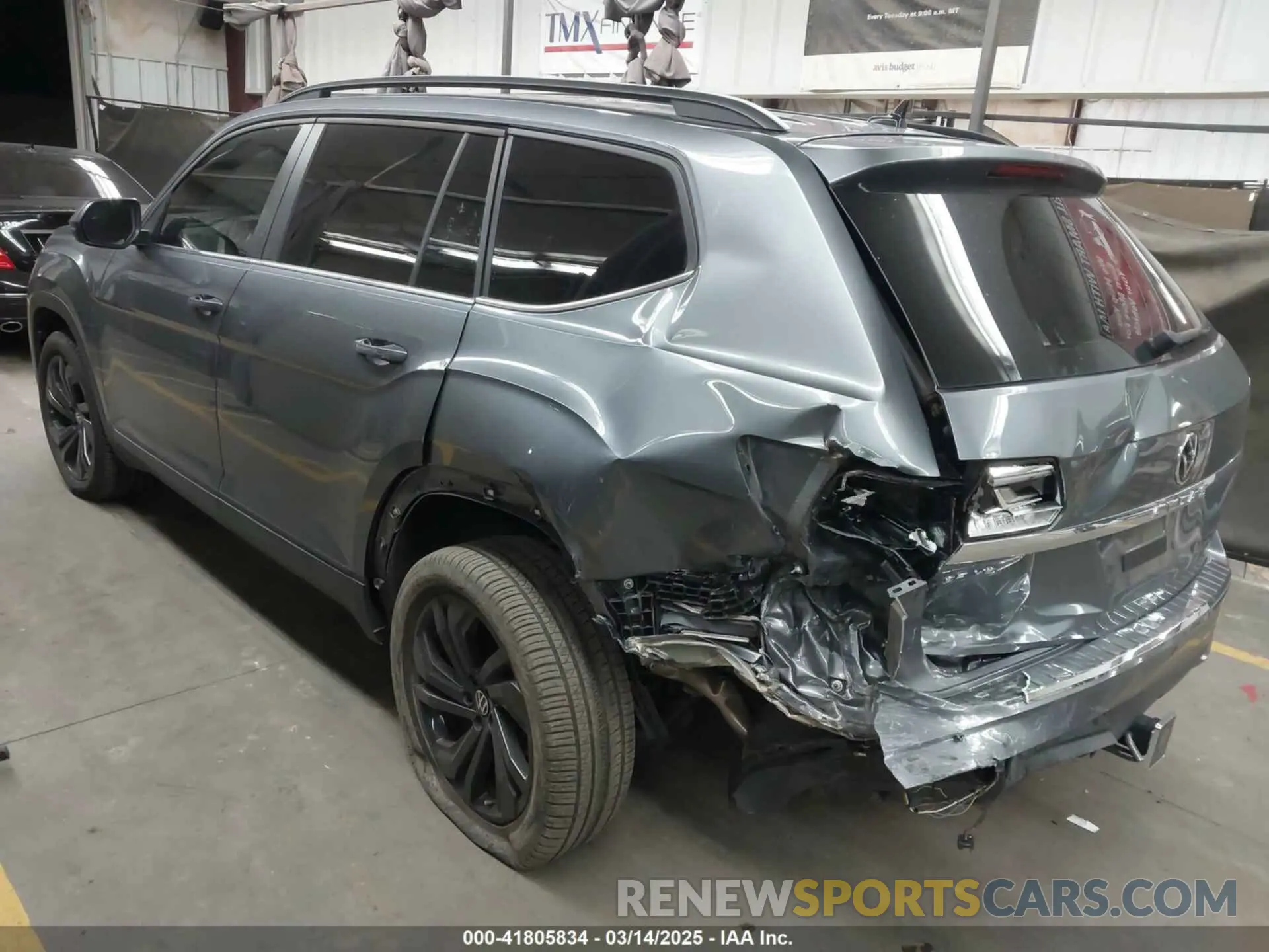 3 Photograph of a damaged car 1V2JR2CA2PC506401 VOLKSWAGEN ATLAS 2023