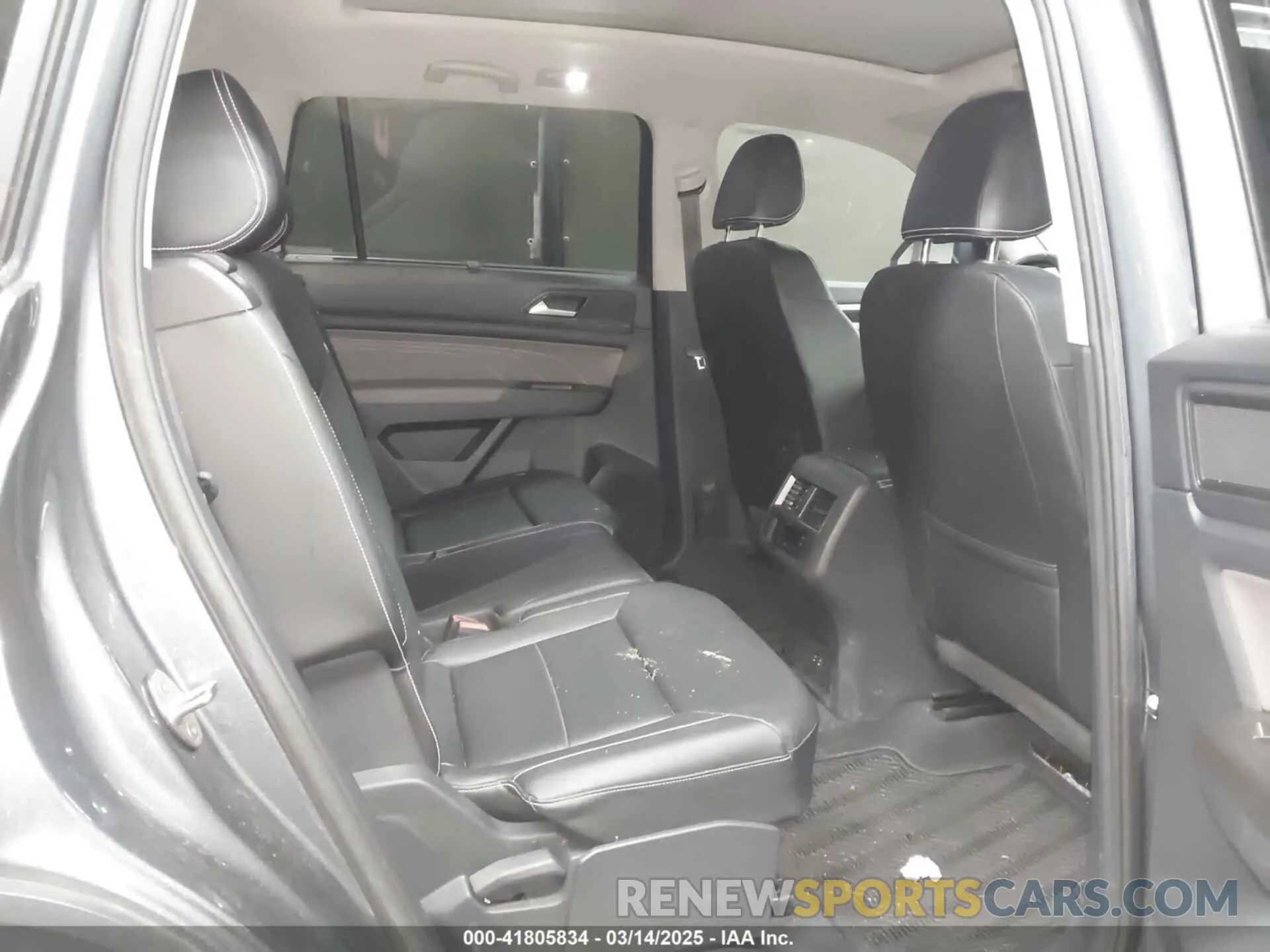 8 Photograph of a damaged car 1V2JR2CA2PC506401 VOLKSWAGEN ATLAS 2023