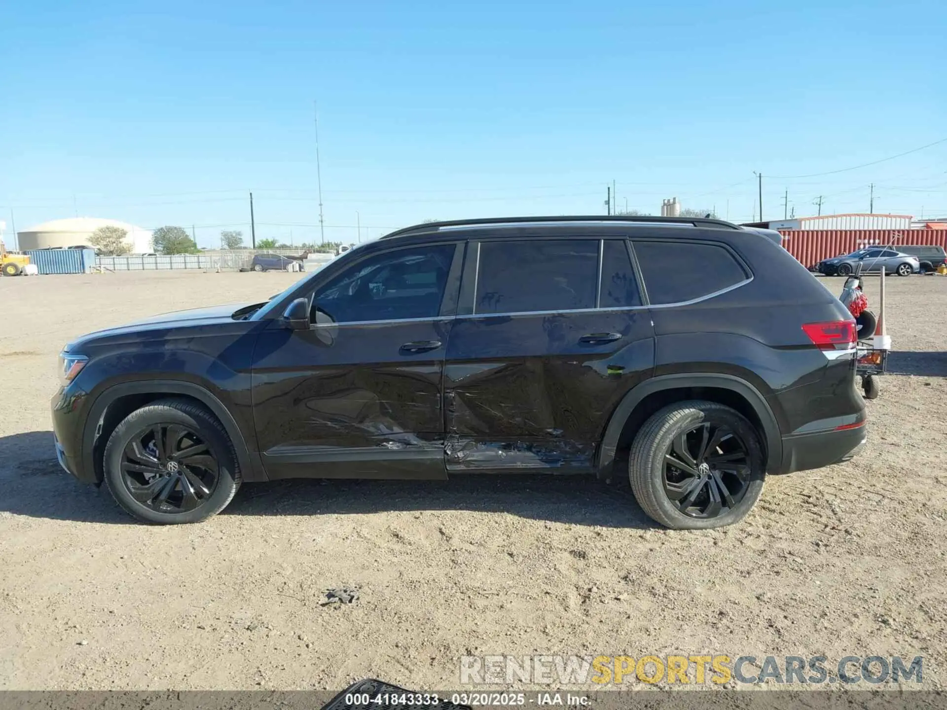 14 Photograph of a damaged car 1V2JR2CA3PC506701 VOLKSWAGEN ATLAS 2023