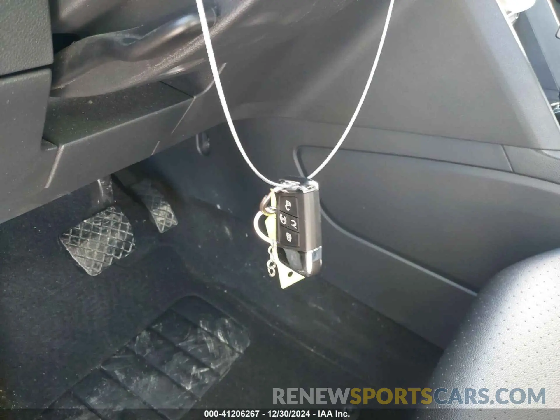 11 Photograph of a damaged car 1V2JR2CA4PC538749 VOLKSWAGEN ATLAS 2023