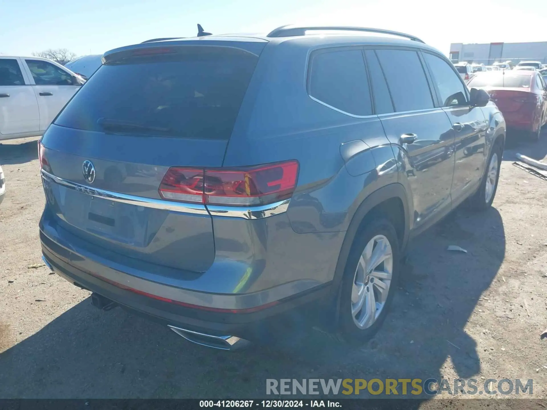 4 Photograph of a damaged car 1V2JR2CA4PC538749 VOLKSWAGEN ATLAS 2023