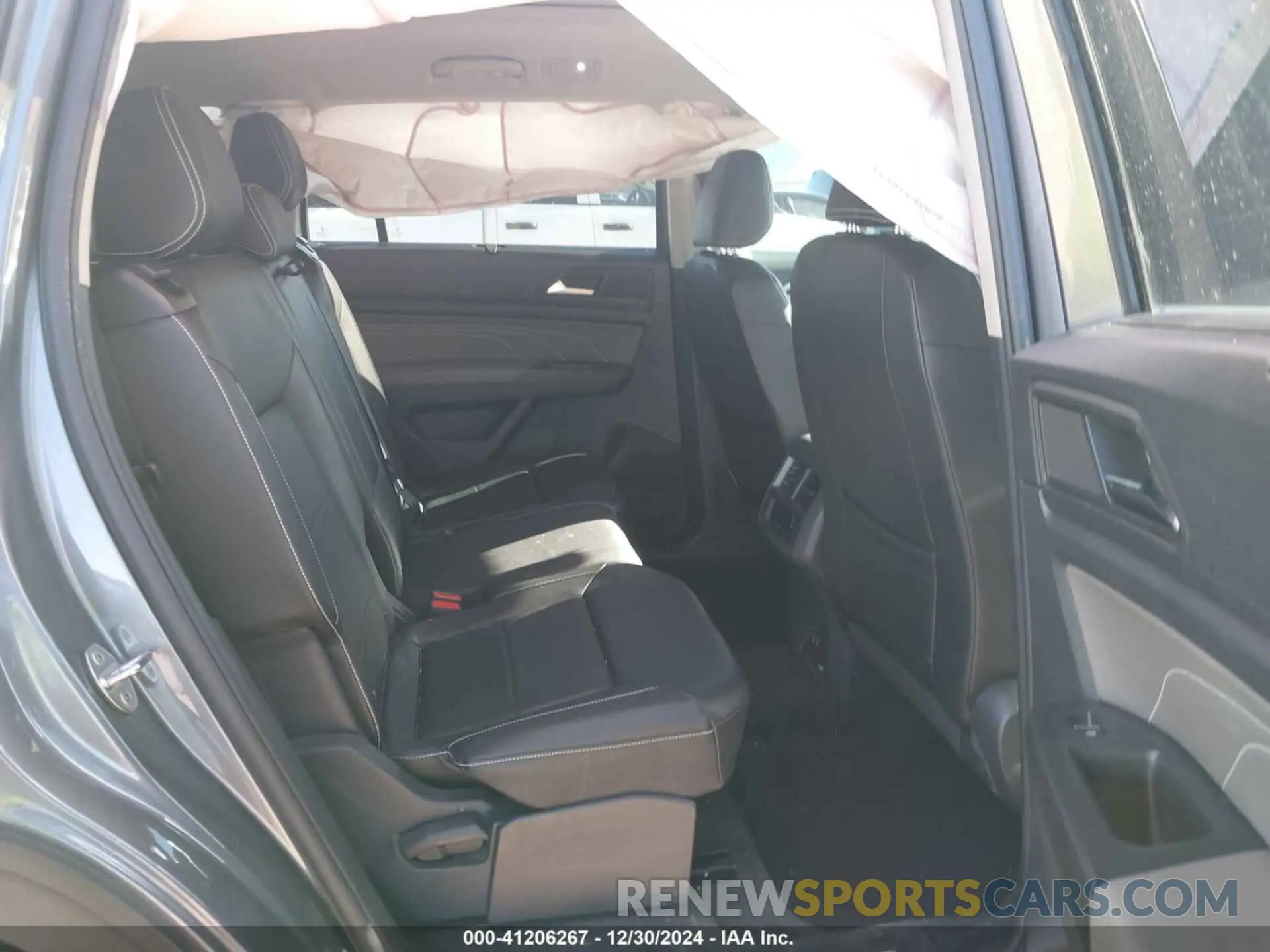 8 Photograph of a damaged car 1V2JR2CA4PC538749 VOLKSWAGEN ATLAS 2023