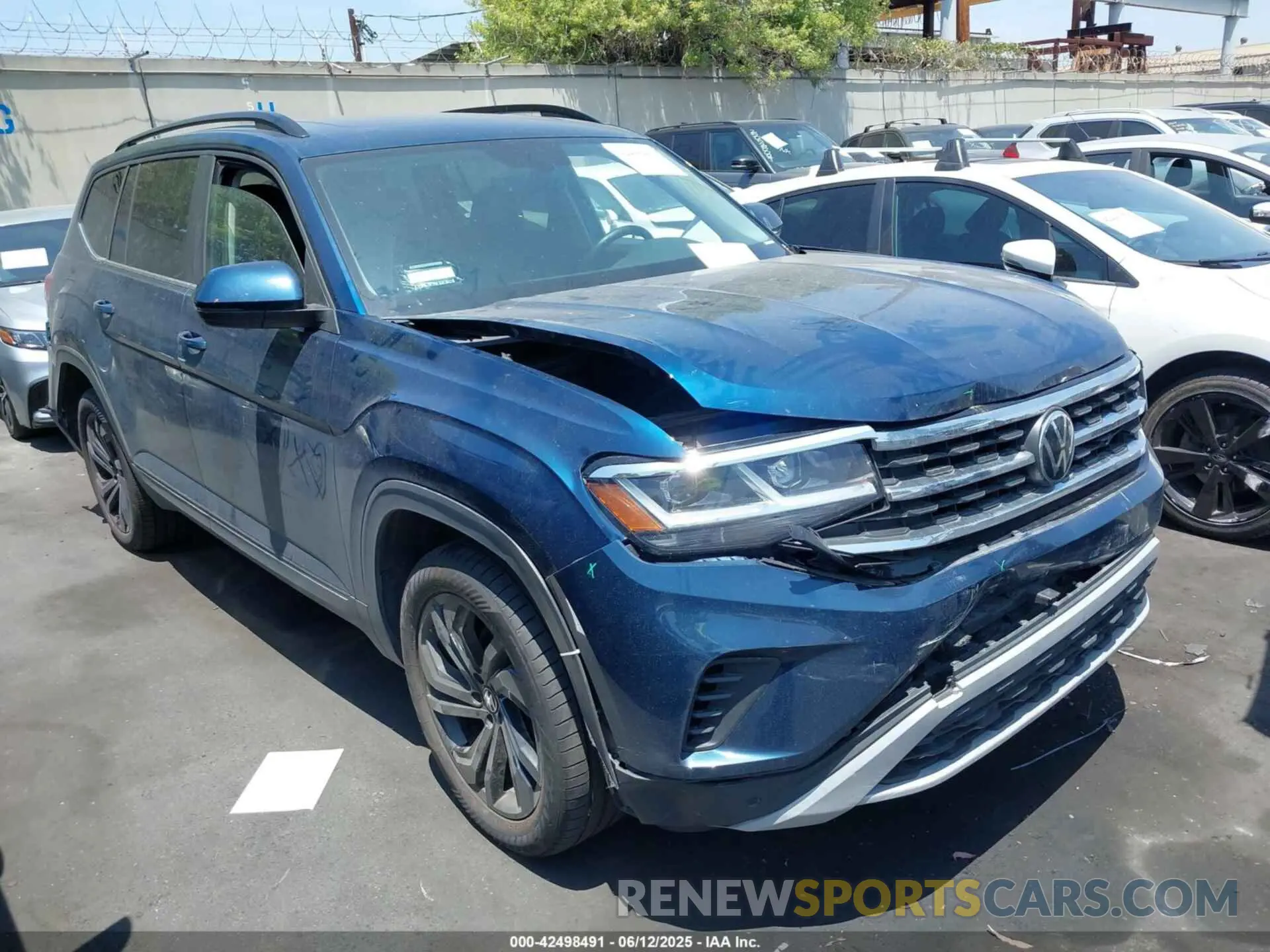 1 Photograph of a damaged car 1V2JR2CA5PC530112 VOLKSWAGEN ATLAS 2023