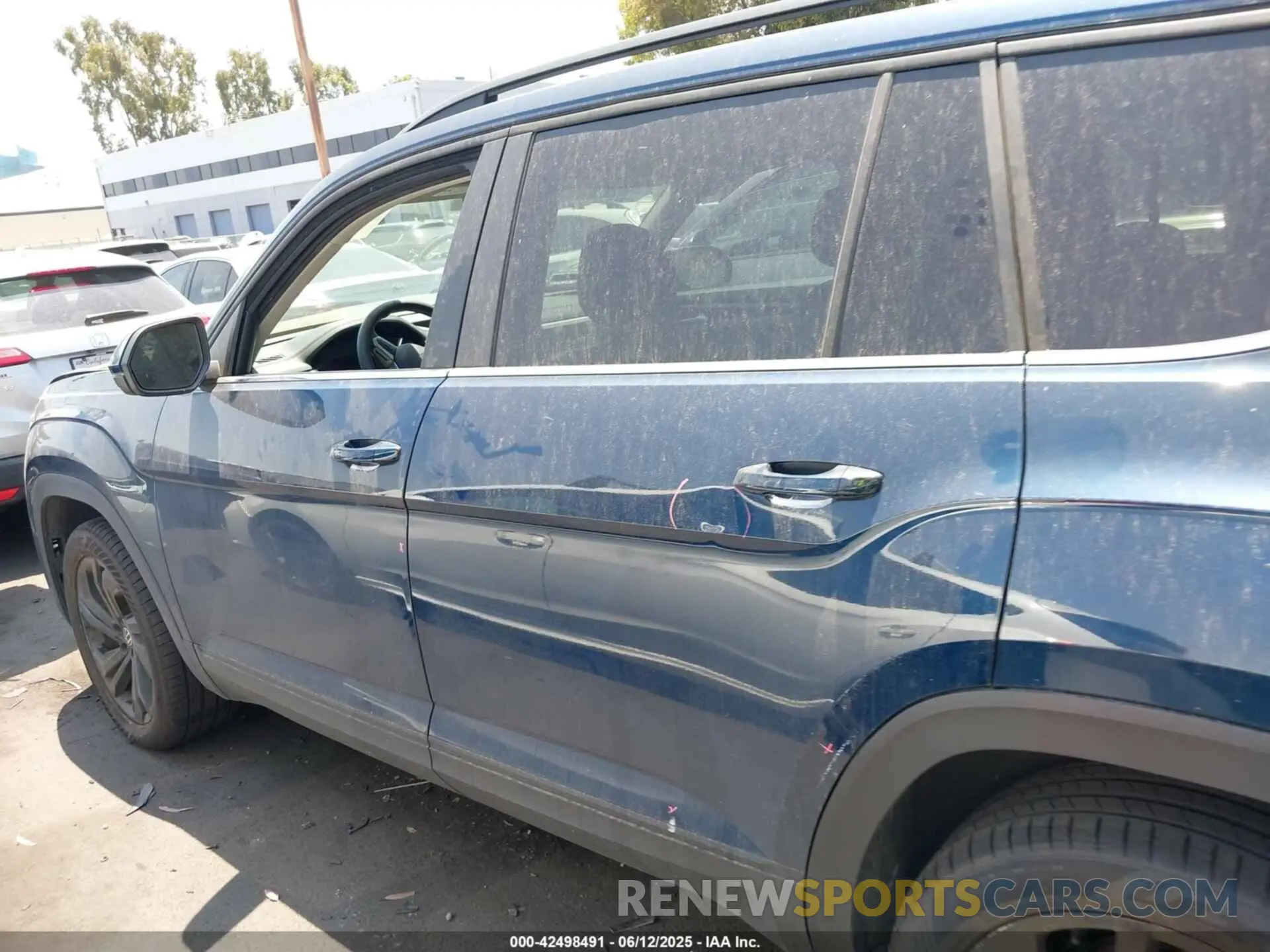 15 Photograph of a damaged car 1V2JR2CA5PC530112 VOLKSWAGEN ATLAS 2023