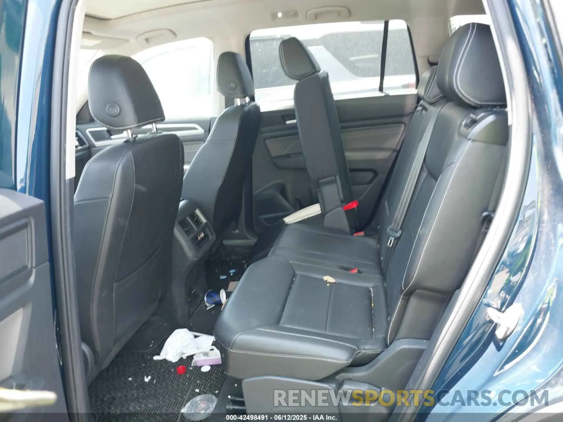 21 Photograph of a damaged car 1V2JR2CA5PC530112 VOLKSWAGEN ATLAS 2023