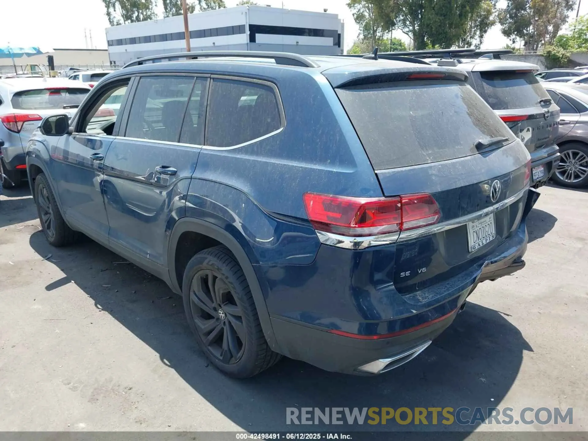 3 Photograph of a damaged car 1V2JR2CA5PC530112 VOLKSWAGEN ATLAS 2023