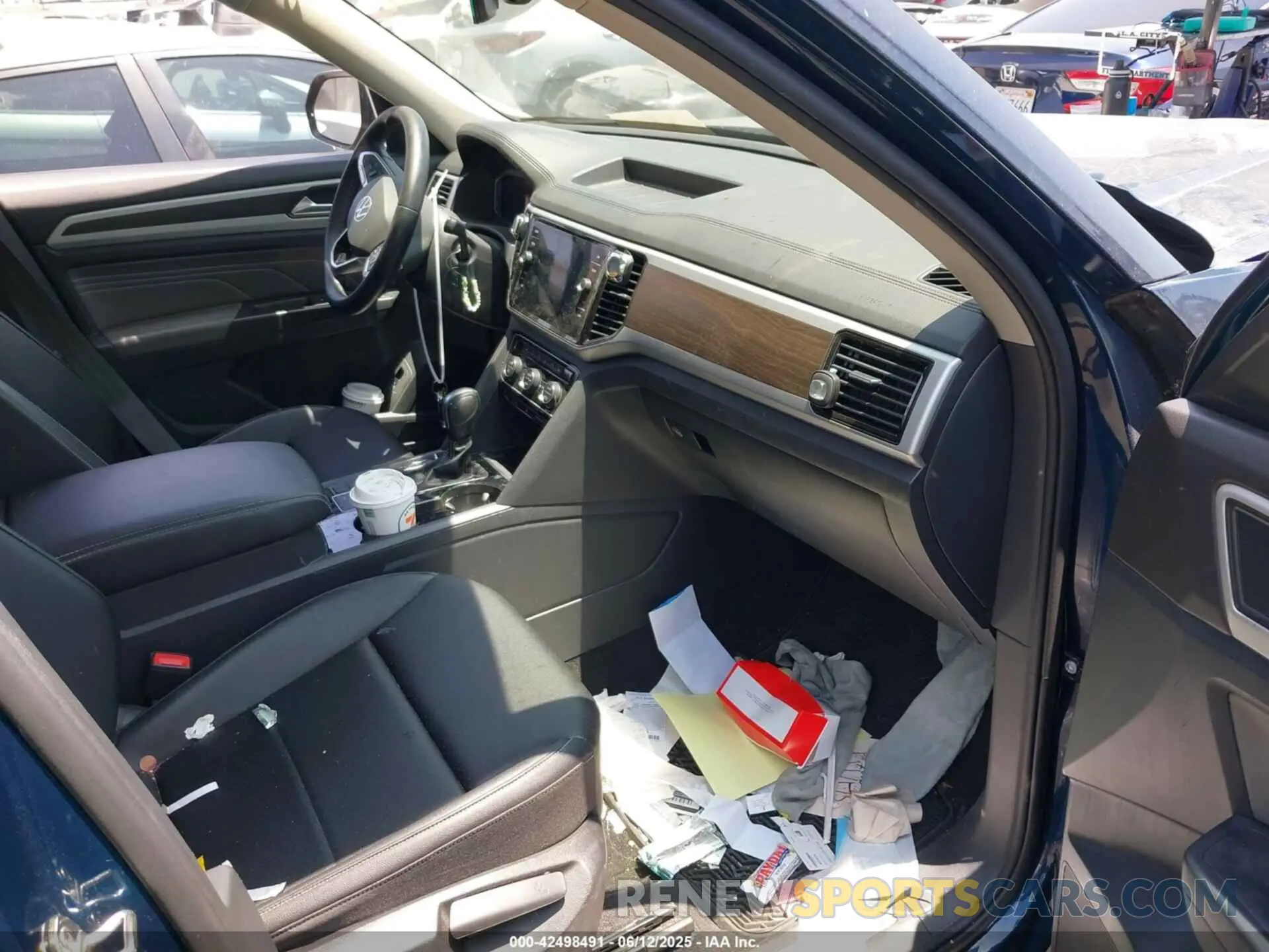 5 Photograph of a damaged car 1V2JR2CA5PC530112 VOLKSWAGEN ATLAS 2023