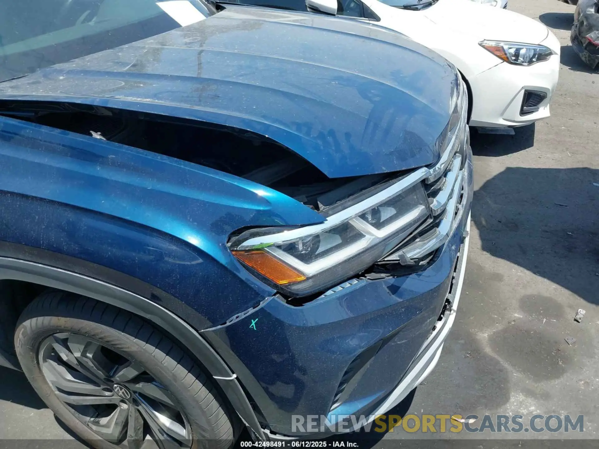 6 Photograph of a damaged car 1V2JR2CA5PC530112 VOLKSWAGEN ATLAS 2023