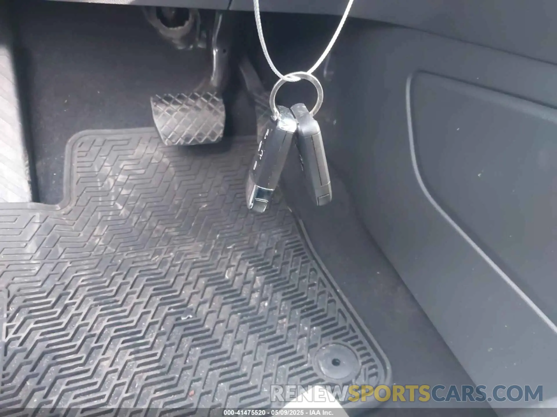 11 Photograph of a damaged car 1V2JR2CA6PC504408 VOLKSWAGEN ATLAS 2023