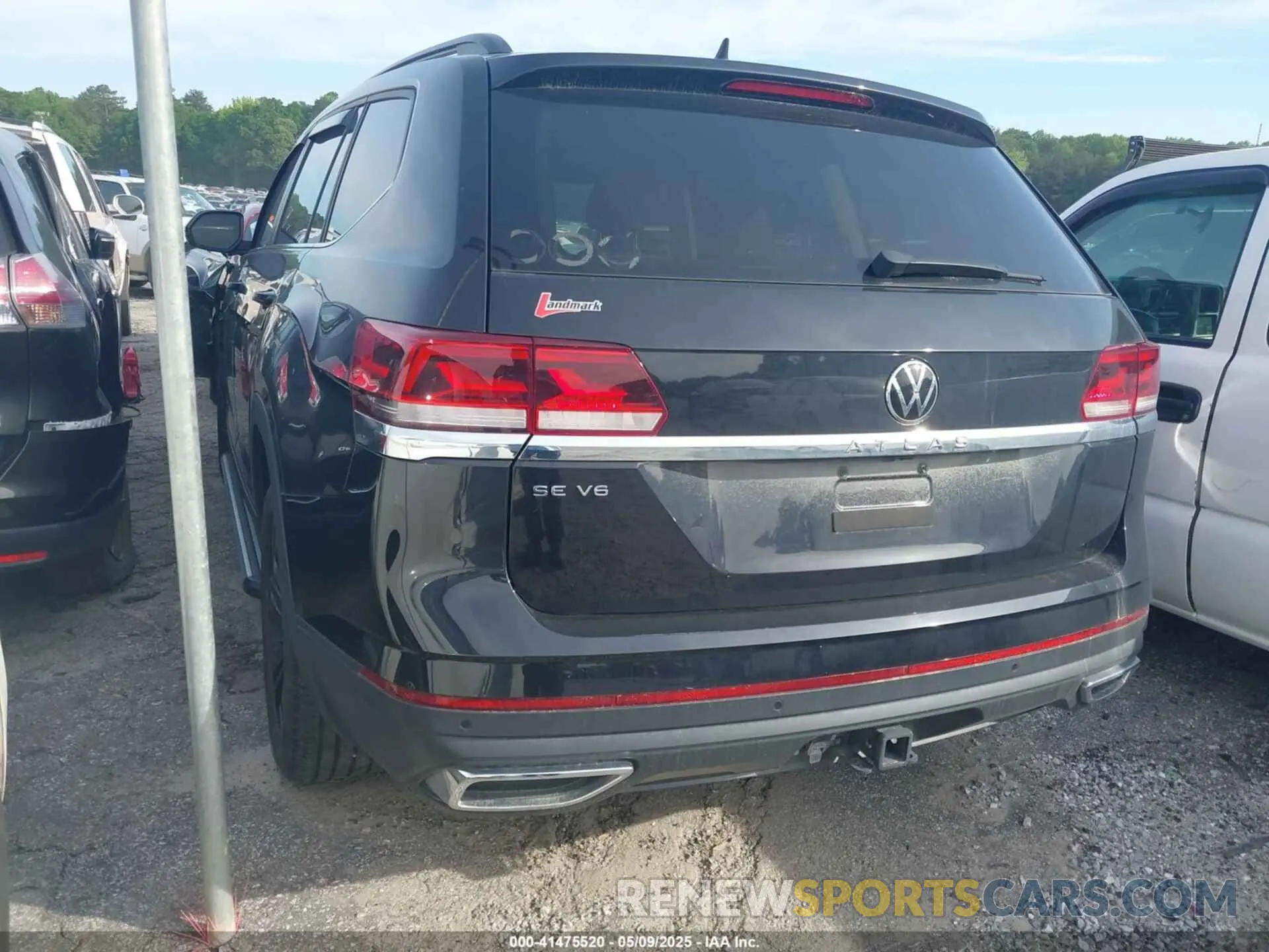 3 Photograph of a damaged car 1V2JR2CA6PC504408 VOLKSWAGEN ATLAS 2023