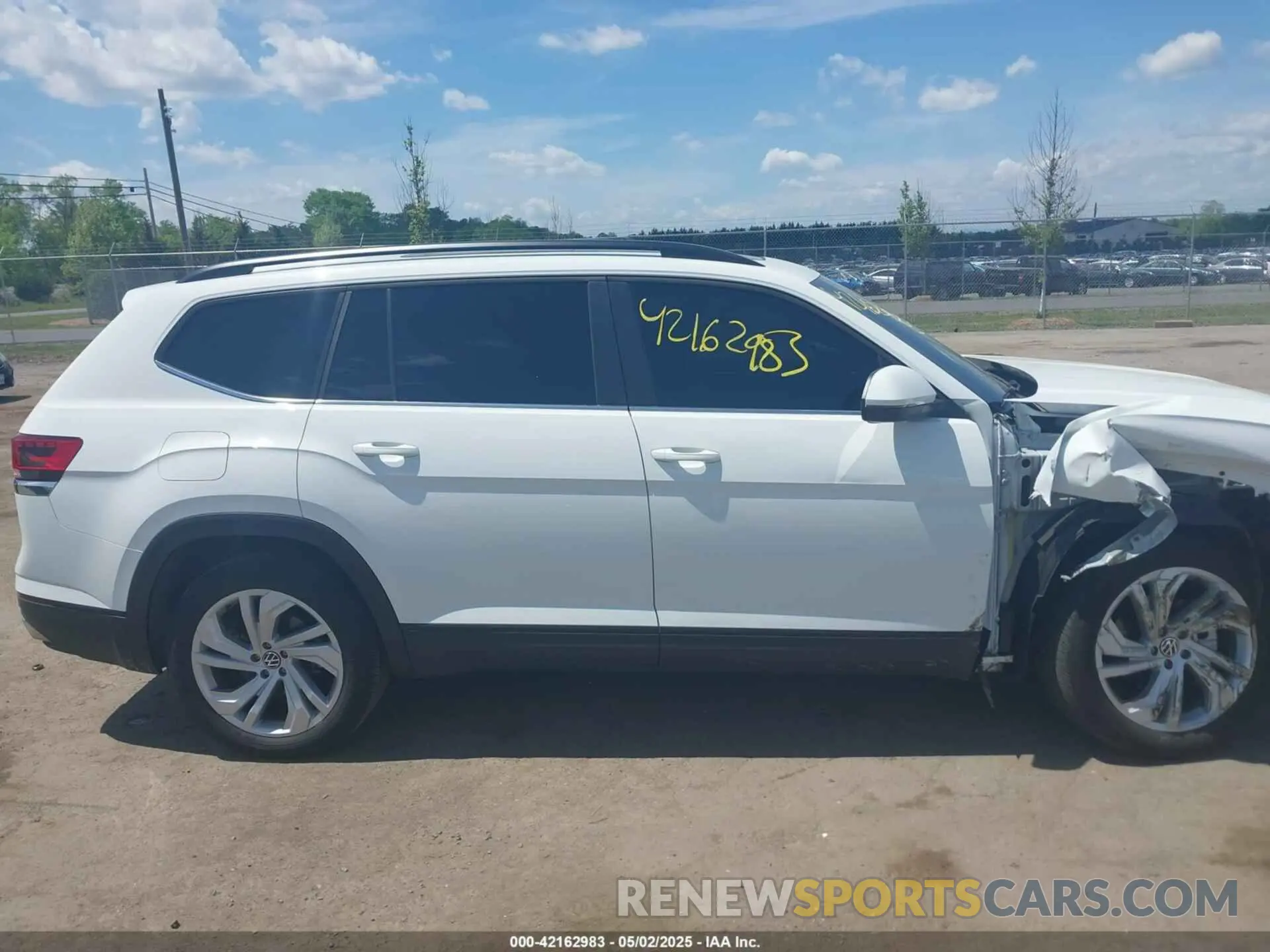 13 Photograph of a damaged car 1V2JR2CA6PC530345 VOLKSWAGEN ATLAS 2023