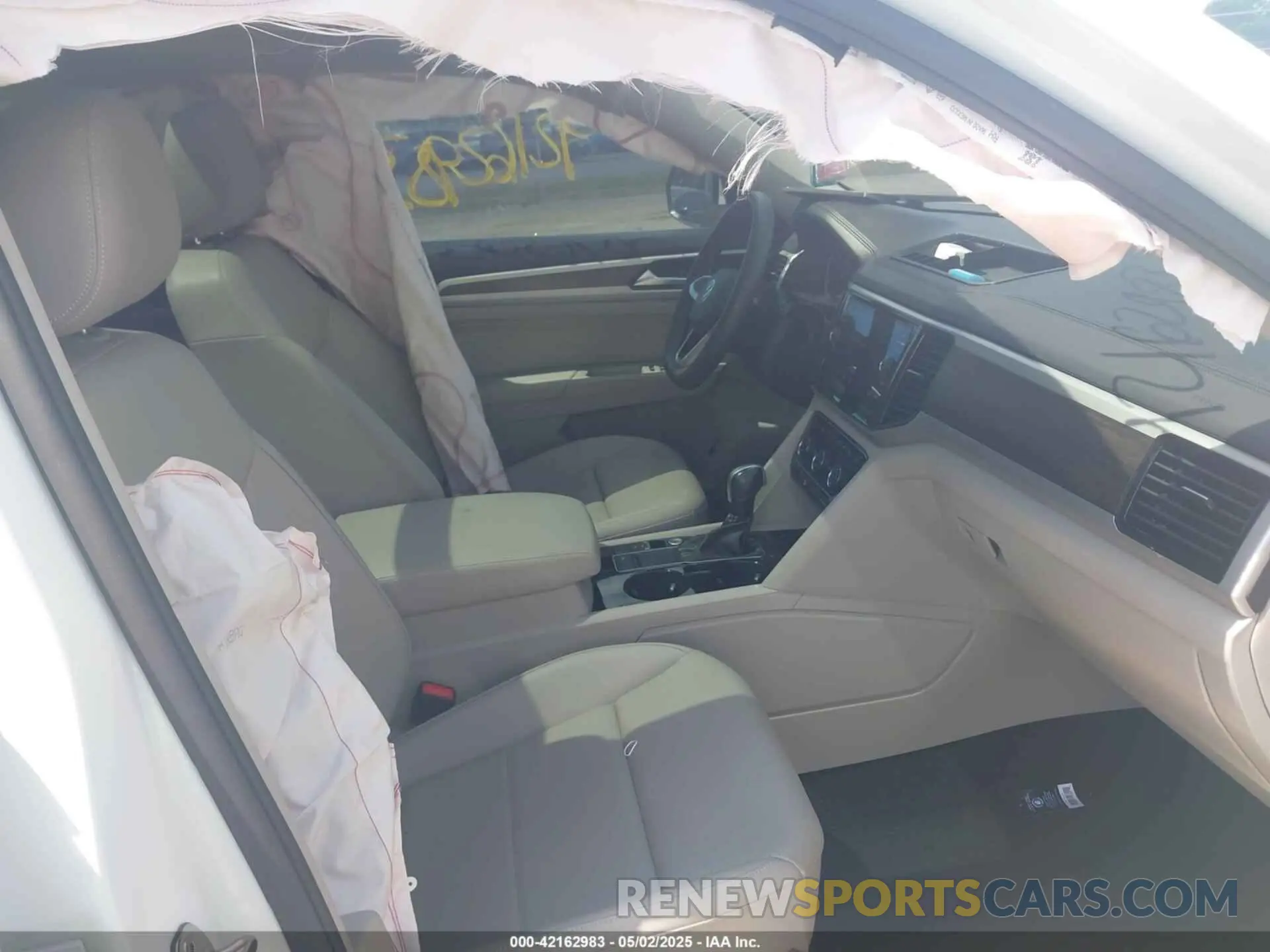5 Photograph of a damaged car 1V2JR2CA6PC530345 VOLKSWAGEN ATLAS 2023