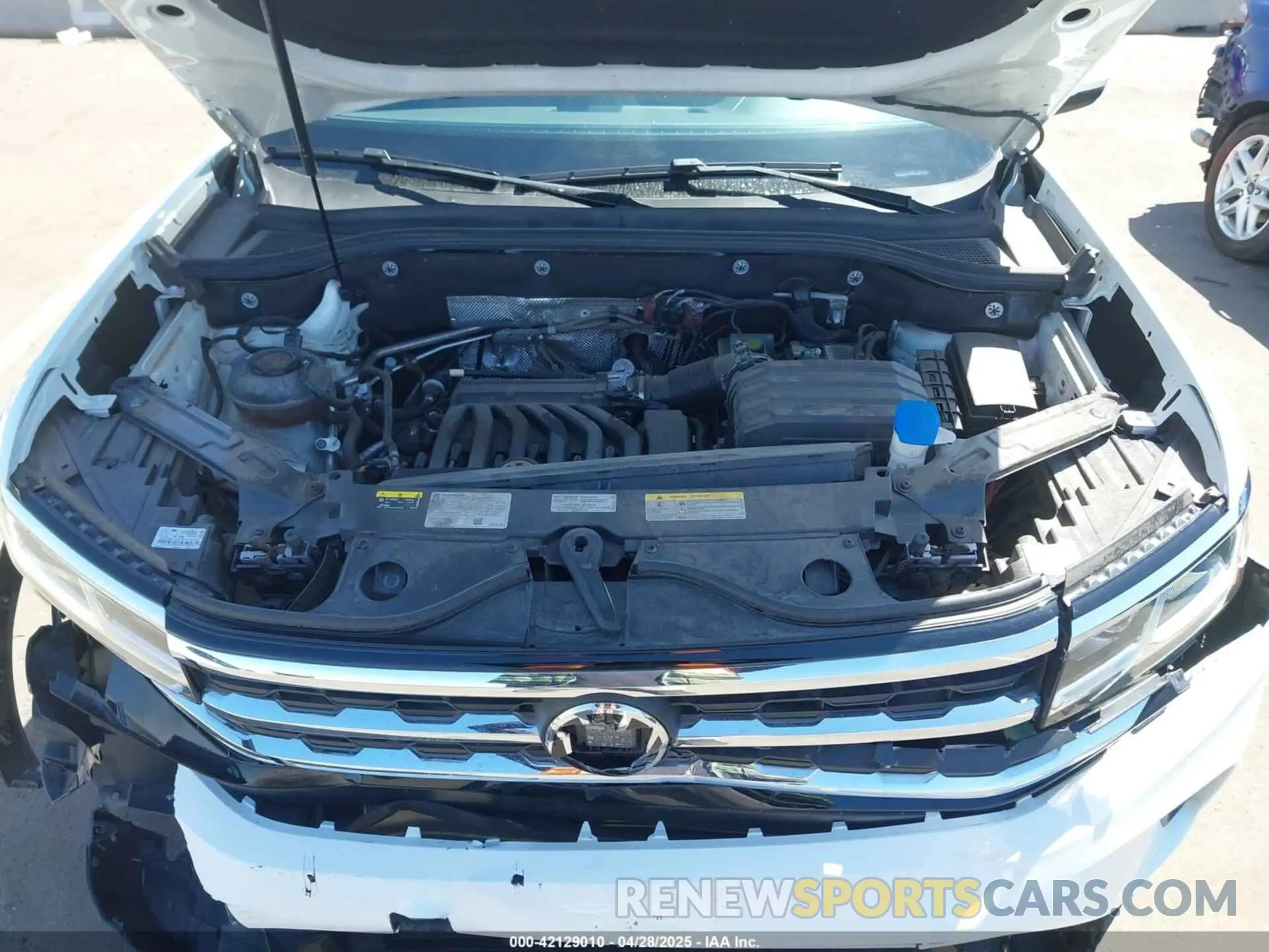 10 Photograph of a damaged car 1V2JR2CA8PC548121 VOLKSWAGEN ATLAS 2023