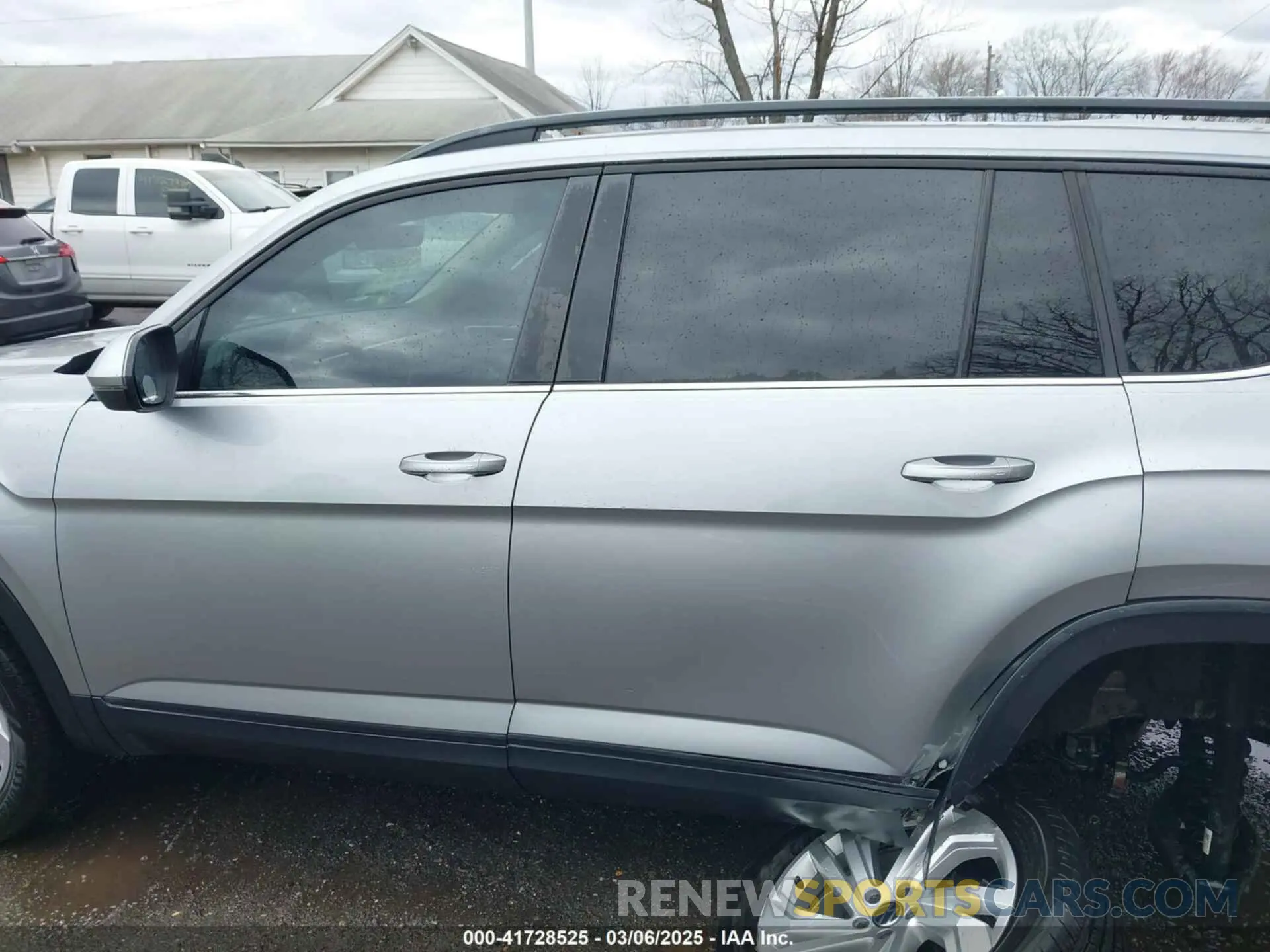 14 Photograph of a damaged car 1V2KP2CA3PC526960 VOLKSWAGEN ATLAS 2023