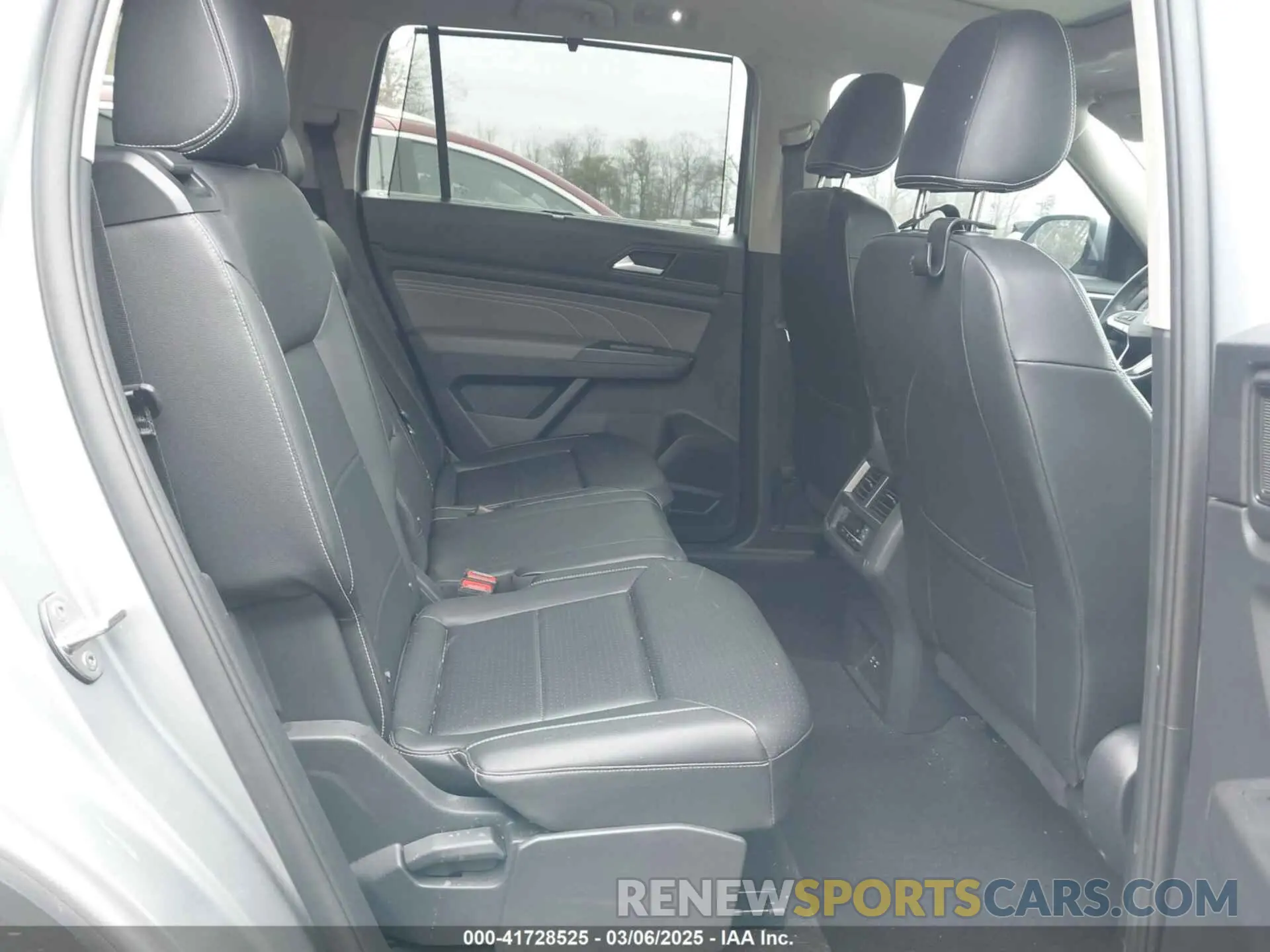 8 Photograph of a damaged car 1V2KP2CA3PC526960 VOLKSWAGEN ATLAS 2023