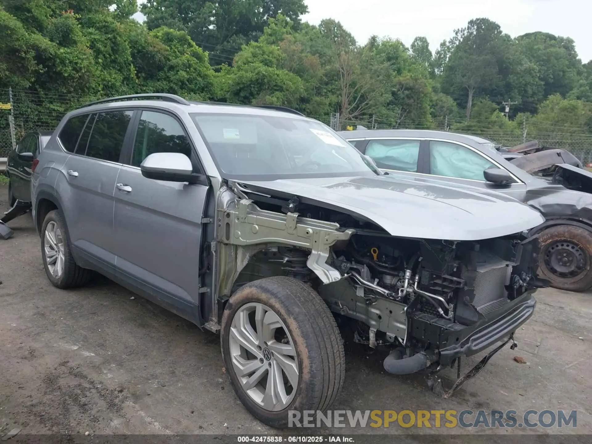 1 Photograph of a damaged car 1V2KP2CAXPC522257 VOLKSWAGEN ATLAS 2023