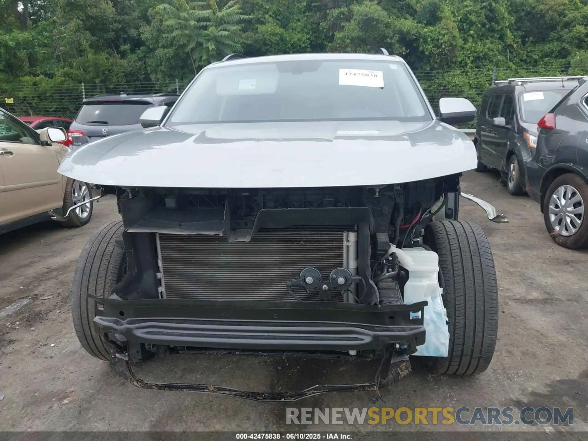 12 Photograph of a damaged car 1V2KP2CAXPC522257 VOLKSWAGEN ATLAS 2023