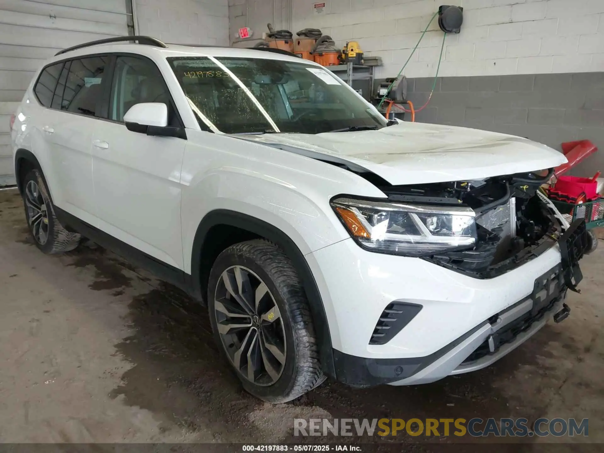 1 Photograph of a damaged car 1V2KR2CA0PC537828 VOLKSWAGEN ATLAS 2023