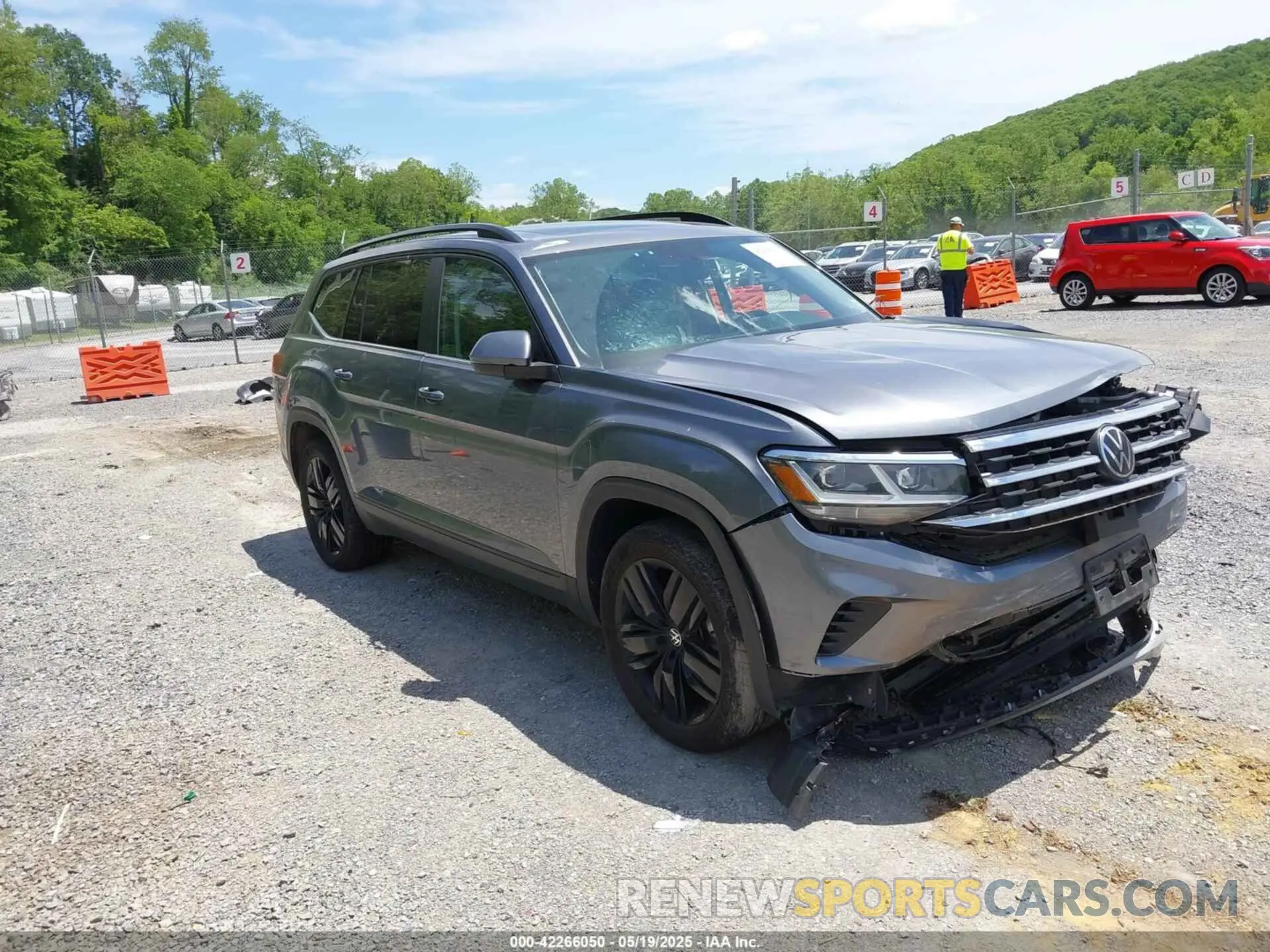 1 Photograph of a damaged car 1V2KR2CA1PC541564 VOLKSWAGEN ATLAS 2023