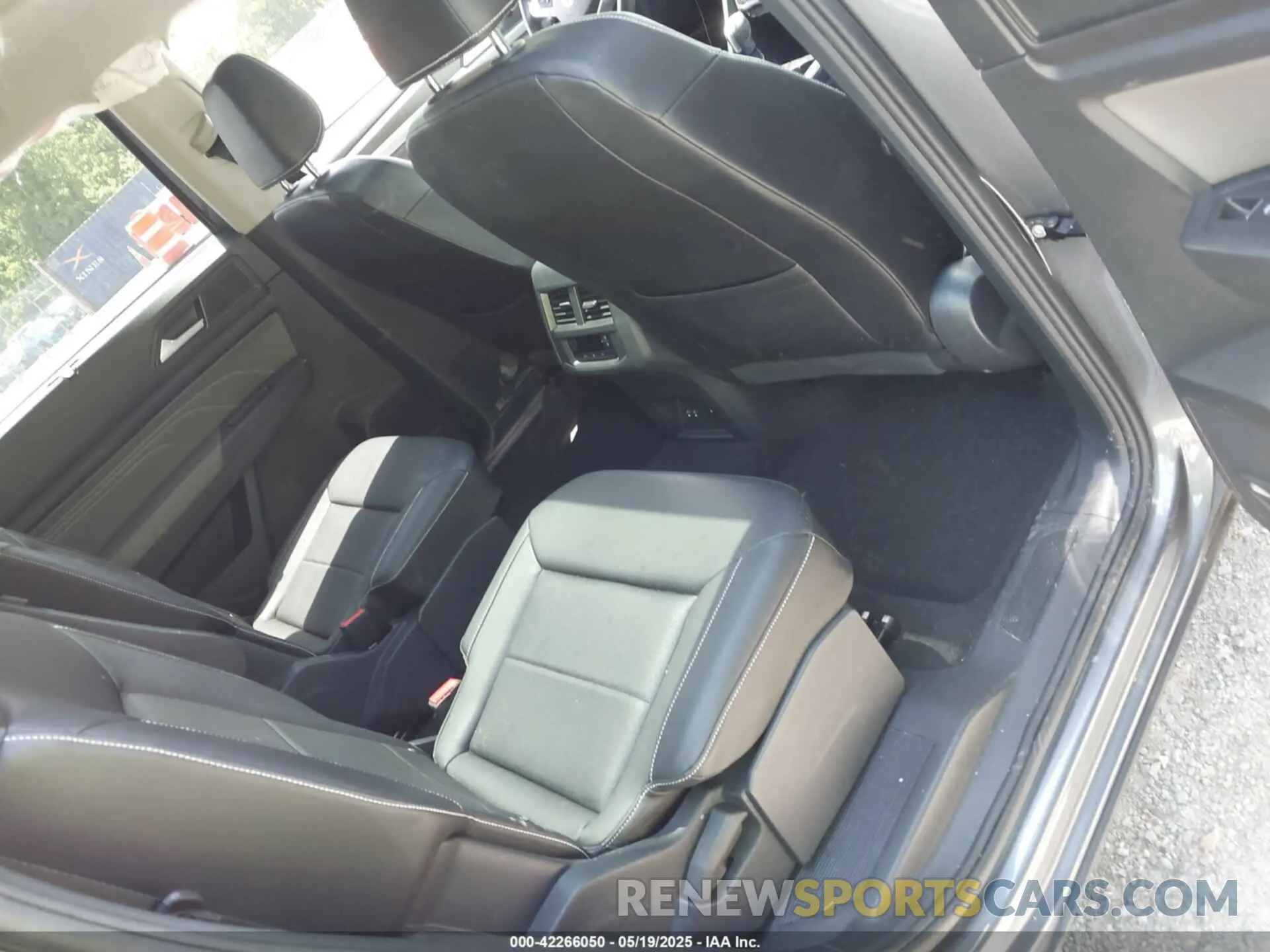 8 Photograph of a damaged car 1V2KR2CA1PC541564 VOLKSWAGEN ATLAS 2023