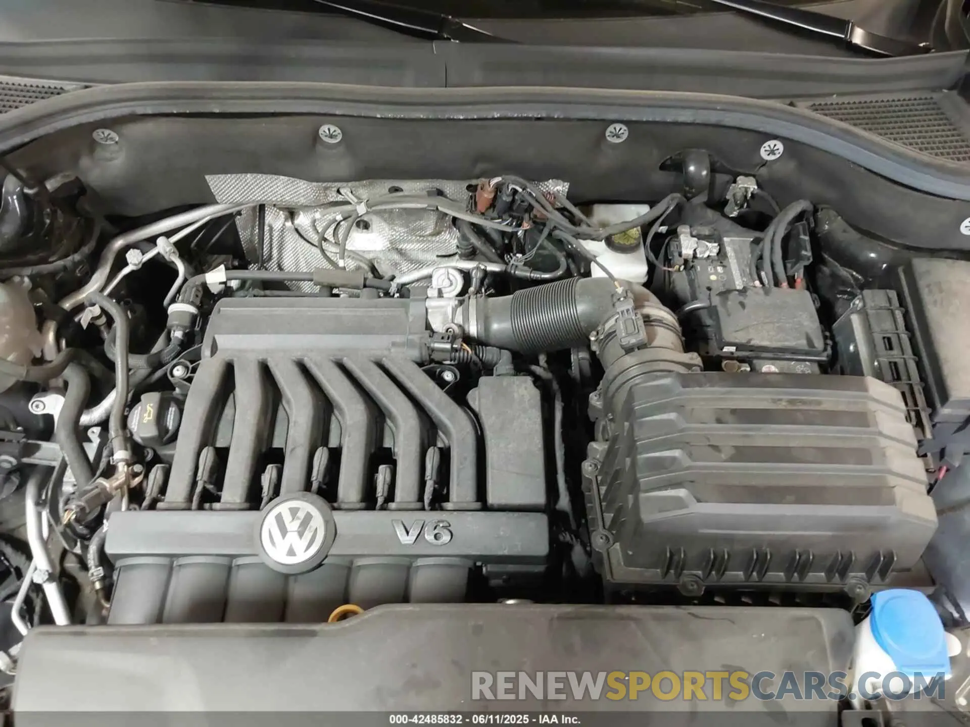 10 Photograph of a damaged car 1V2KR2CA1PC545467 VOLKSWAGEN ATLAS 2023