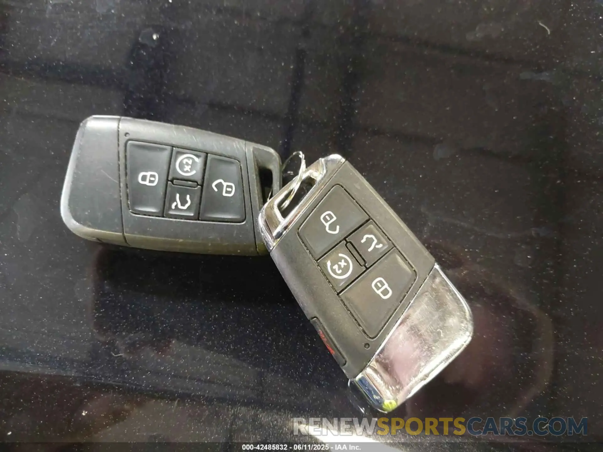 11 Photograph of a damaged car 1V2KR2CA1PC545467 VOLKSWAGEN ATLAS 2023