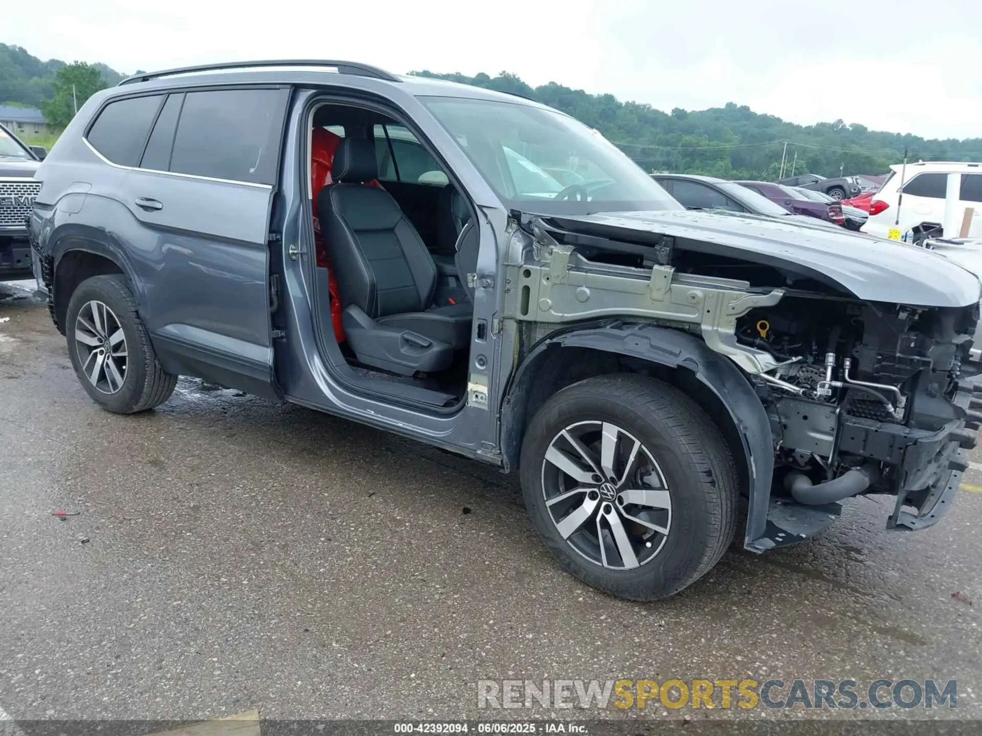 1 Photograph of a damaged car 1V2LP2CA0PC557927 VOLKSWAGEN ATLAS 2023