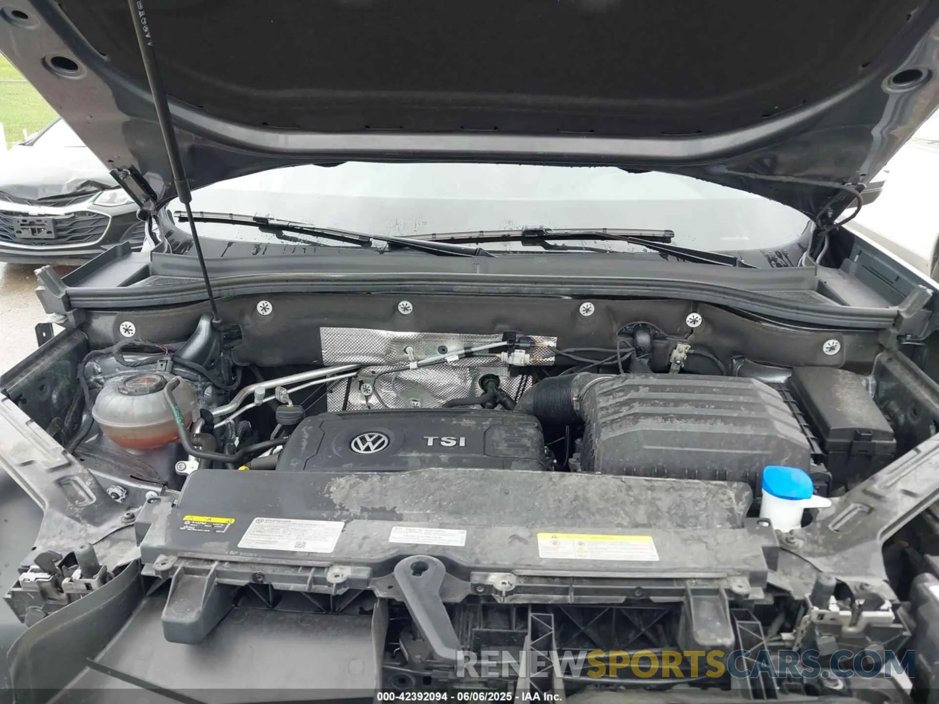 10 Photograph of a damaged car 1V2LP2CA0PC557927 VOLKSWAGEN ATLAS 2023