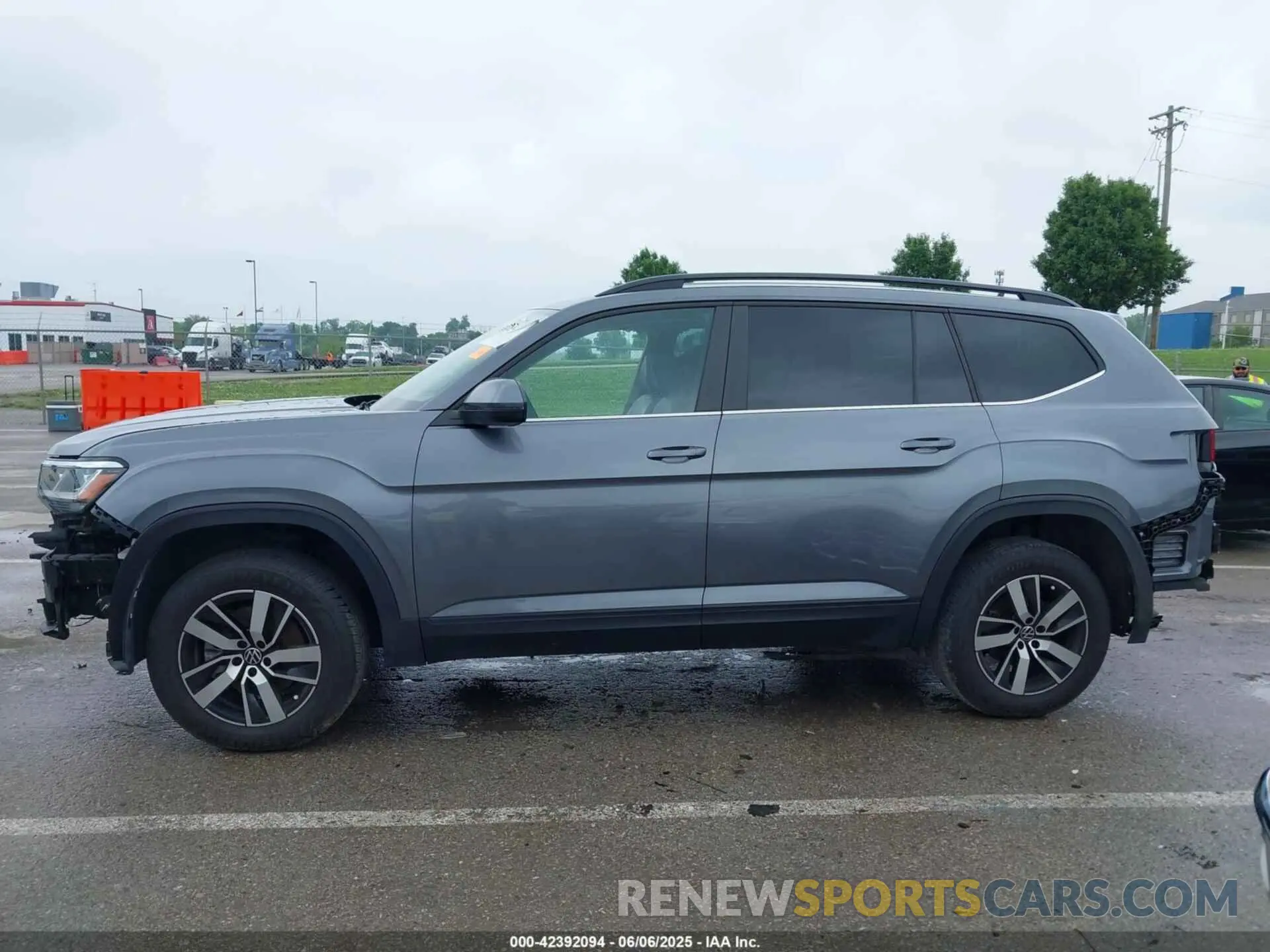 15 Photograph of a damaged car 1V2LP2CA0PC557927 VOLKSWAGEN ATLAS 2023