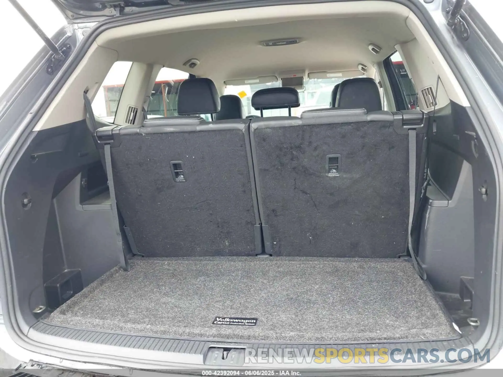 20 Photograph of a damaged car 1V2LP2CA0PC557927 VOLKSWAGEN ATLAS 2023