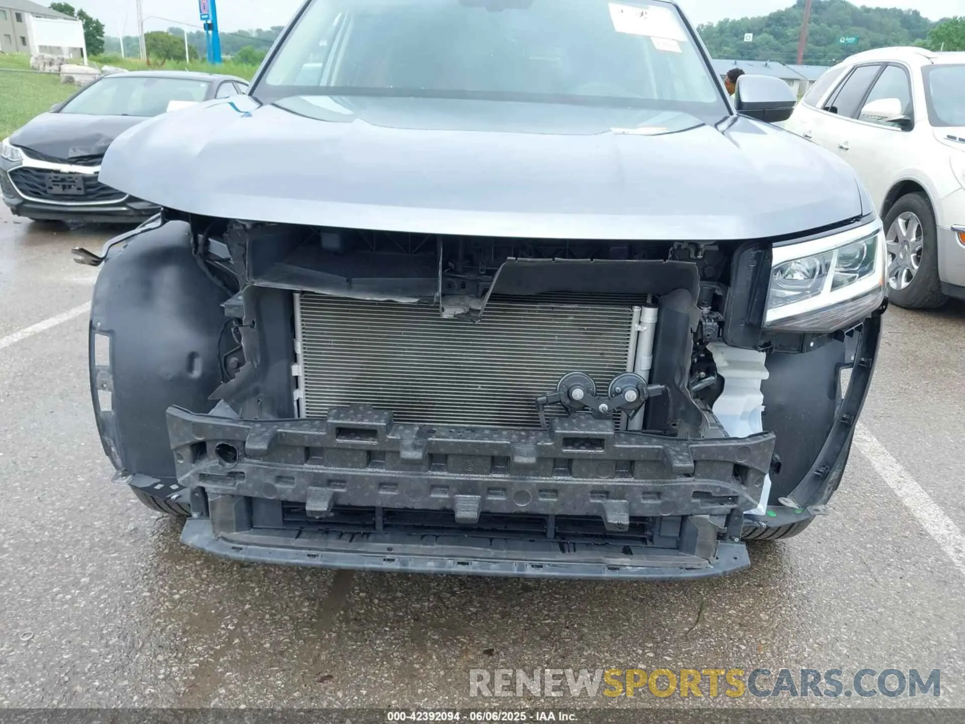 6 Photograph of a damaged car 1V2LP2CA0PC557927 VOLKSWAGEN ATLAS 2023
