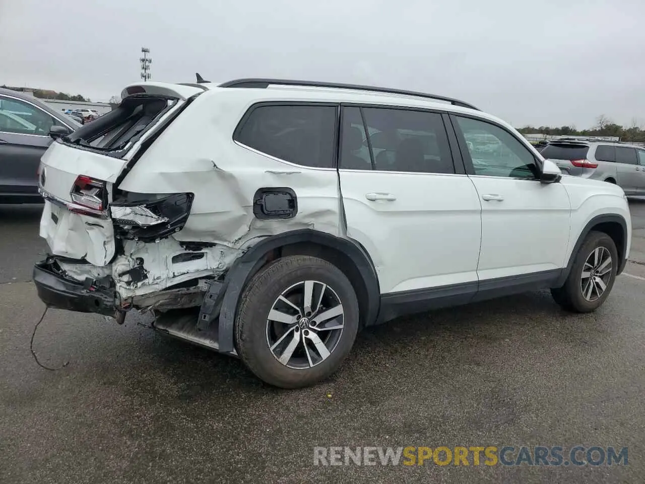 3 Photograph of a damaged car 1V2LP2CA4PC546817 VOLKSWAGEN ATLAS 2023
