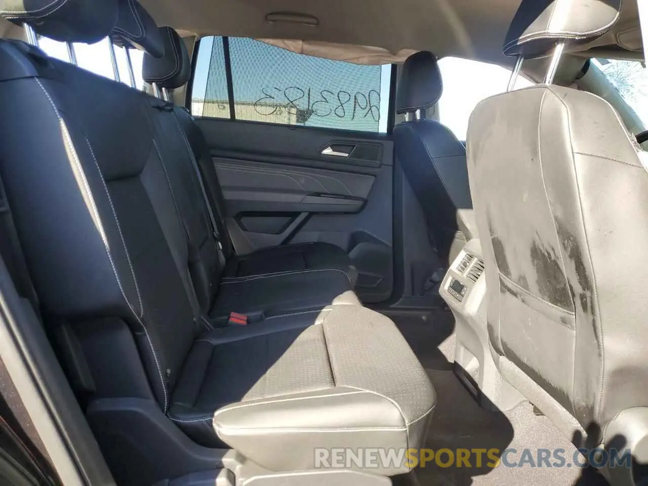 11 Photograph of a damaged car 1V2LP2CA7PC547900 VOLKSWAGEN ATLAS 2023
