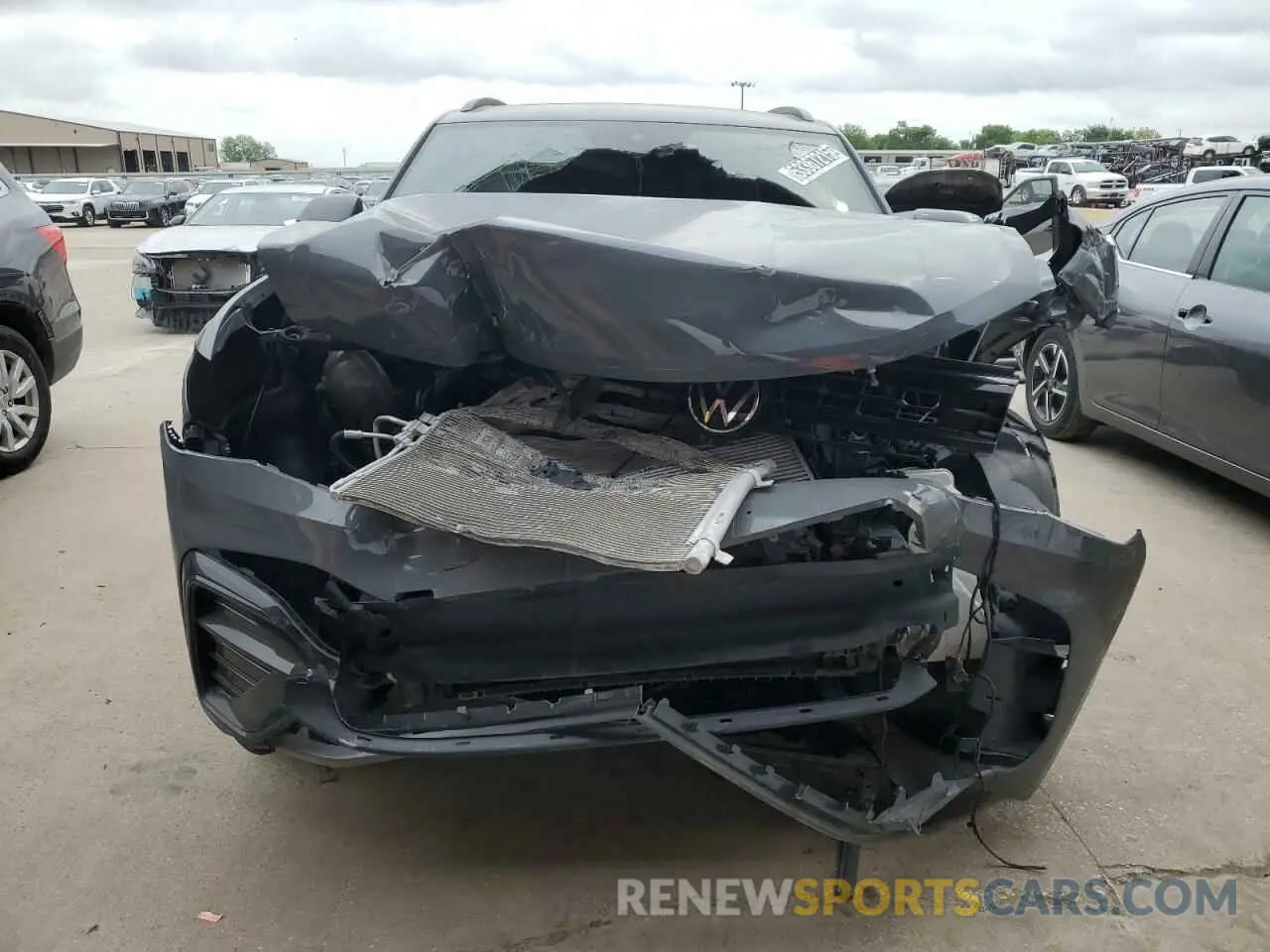 5 Photograph of a damaged car 1V2SC2CA3PC213600 VOLKSWAGEN ATLAS 2023