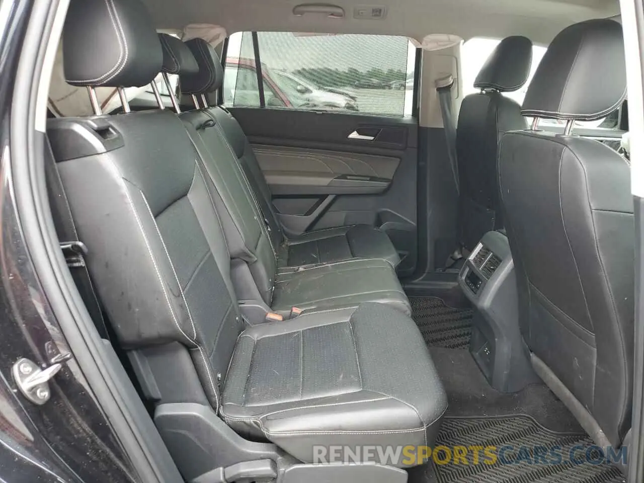 11 Photograph of a damaged car 1V2SR2CA1PC552029 VOLKSWAGEN ATLAS 2023