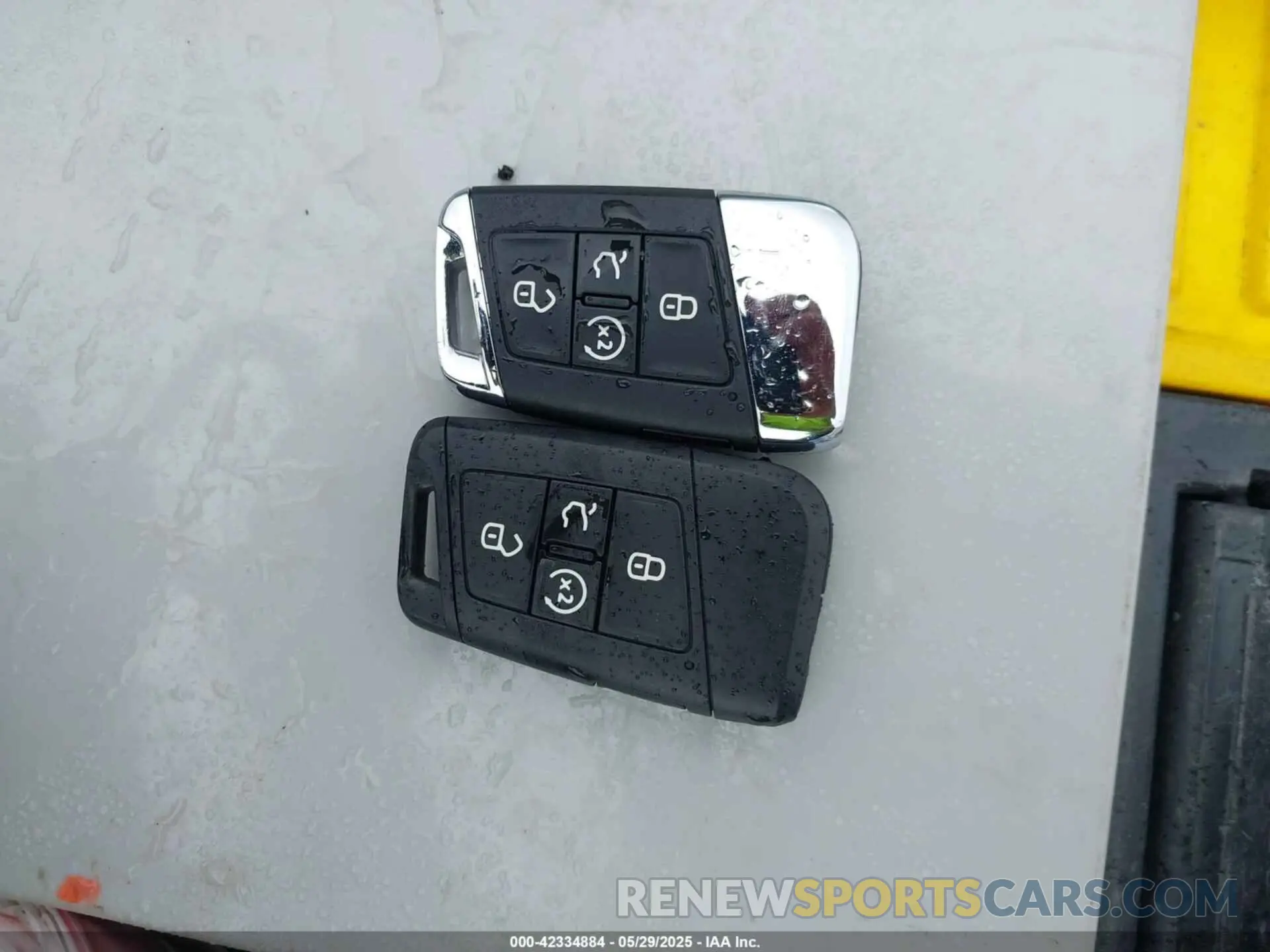 11 Photograph of a damaged car 1V2SR2CA5PC535282 VOLKSWAGEN ATLAS 2023