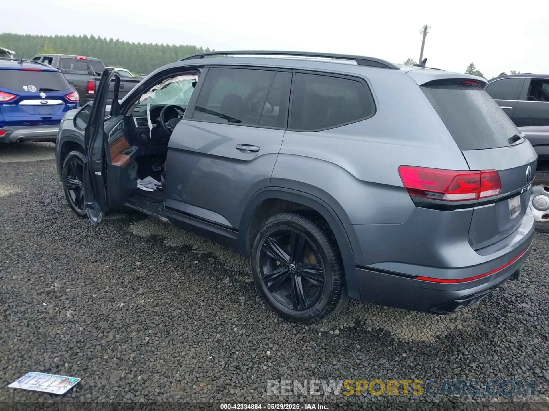 3 Photograph of a damaged car 1V2SR2CA5PC535282 VOLKSWAGEN ATLAS 2023