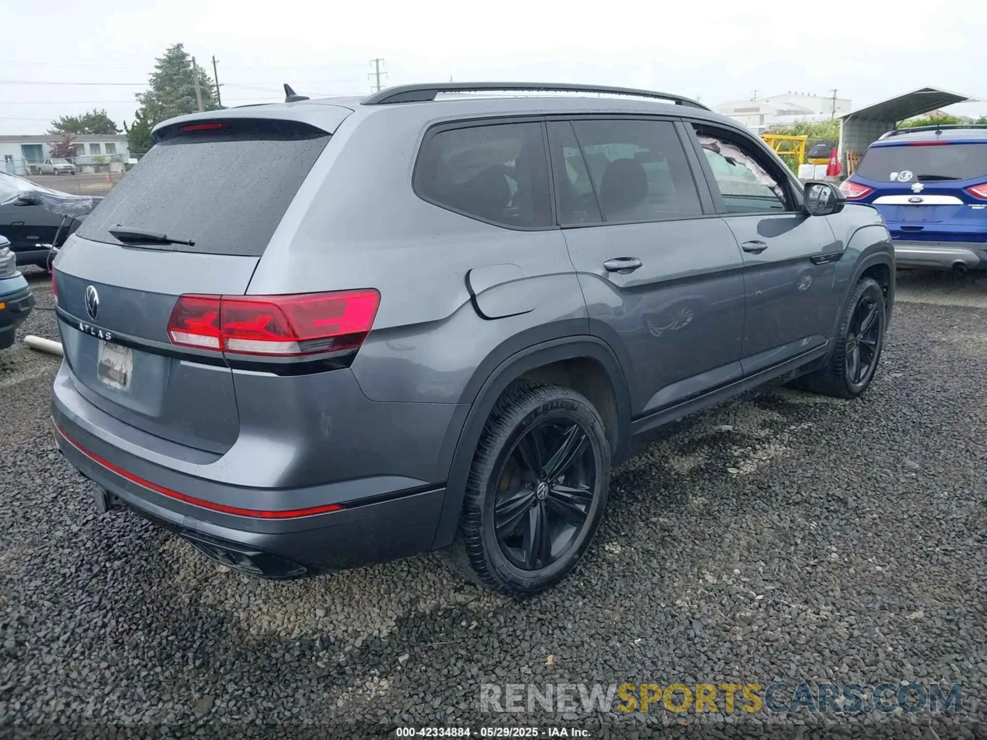 4 Photograph of a damaged car 1V2SR2CA5PC535282 VOLKSWAGEN ATLAS 2023