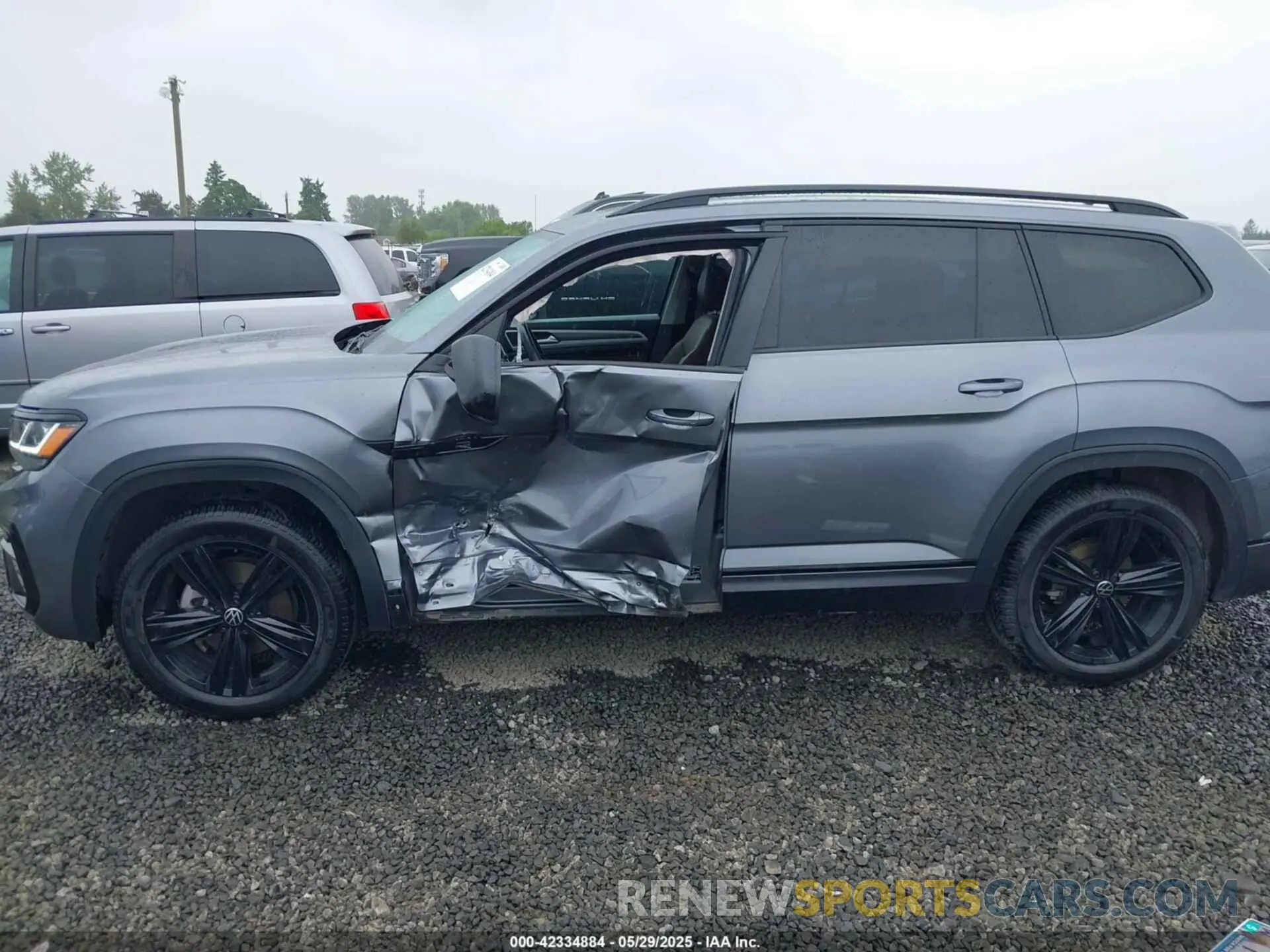 6 Photograph of a damaged car 1V2SR2CA5PC535282 VOLKSWAGEN ATLAS 2023