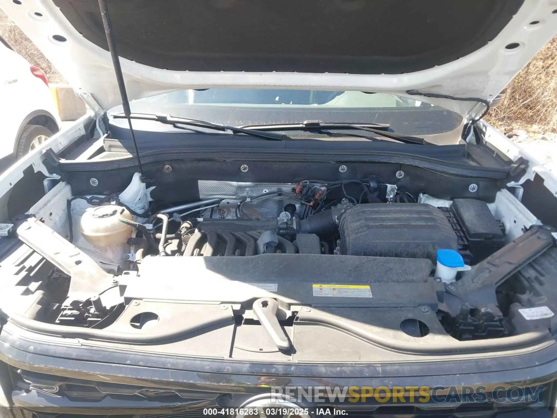 10 Photograph of a damaged car 1V2SR2CA8PC515317 VOLKSWAGEN ATLAS 2023