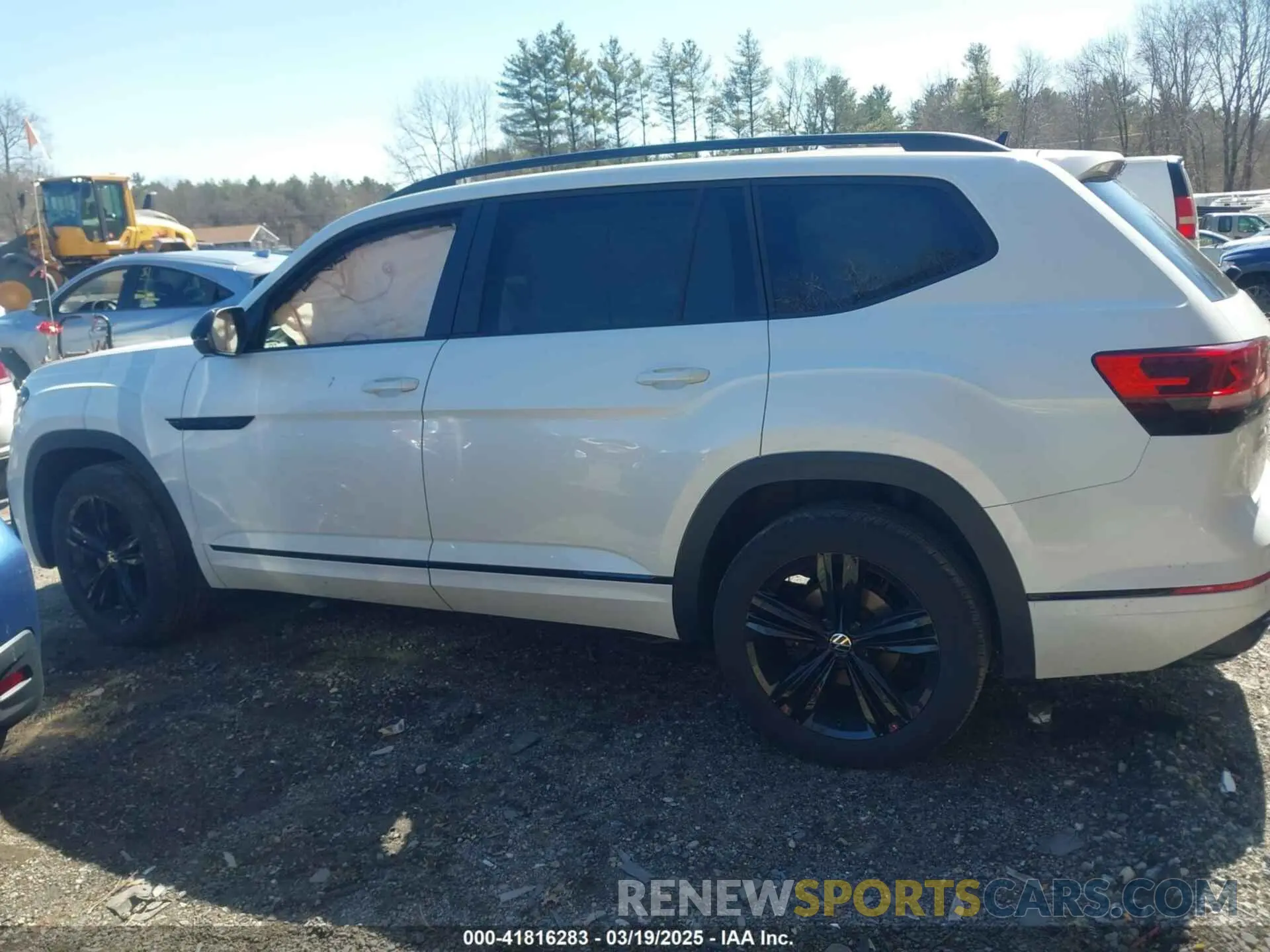 14 Photograph of a damaged car 1V2SR2CA8PC515317 VOLKSWAGEN ATLAS 2023