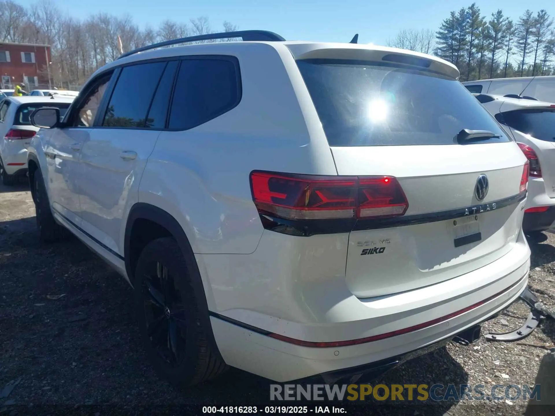 3 Photograph of a damaged car 1V2SR2CA8PC515317 VOLKSWAGEN ATLAS 2023