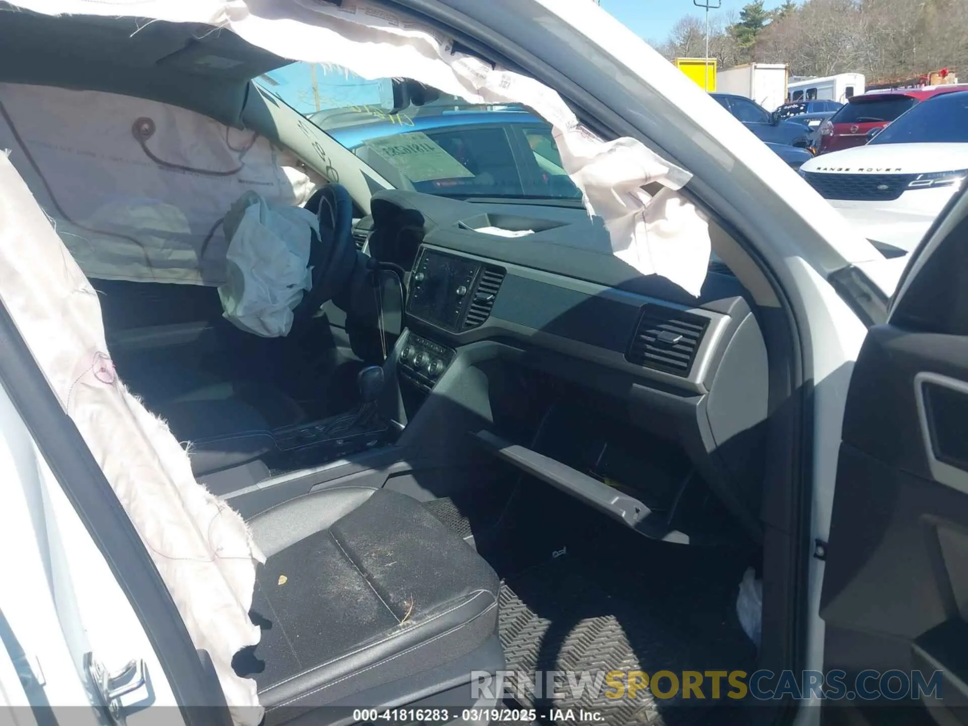 5 Photograph of a damaged car 1V2SR2CA8PC515317 VOLKSWAGEN ATLAS 2023